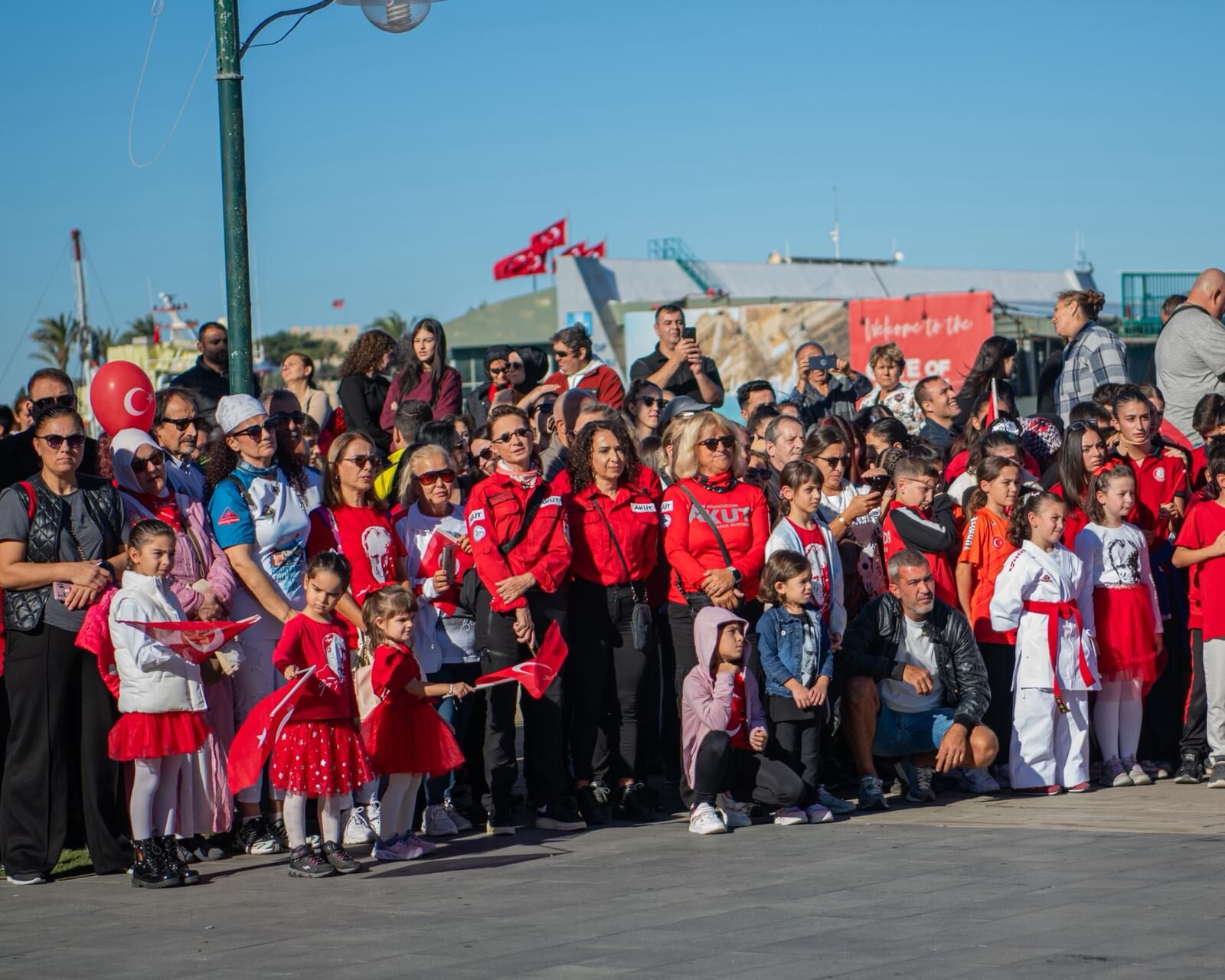 Kuşadası'nda Cumhuriyet’in 102'nci yılı büyük coşkuyla kutlandı