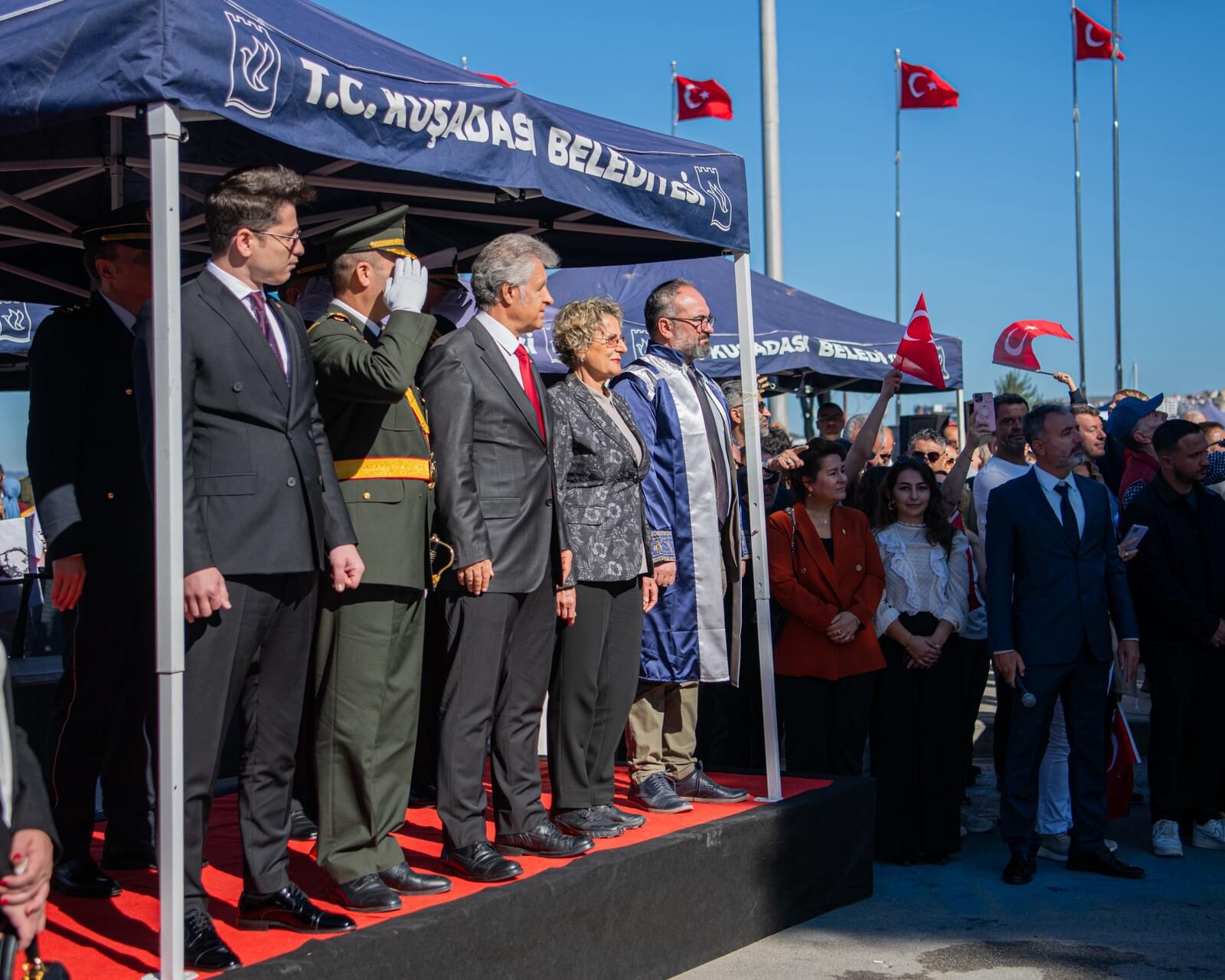 Kuşadası'nda Cumhuriyet’in 102'nci yılı büyük coşkuyla kutlandı