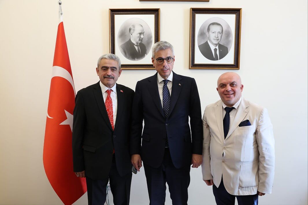Mhpli Alicik Nazillinin Sevilen Bashekimi Icin Devrede Akkayanin Goreve Iadesi Icin Bakan Memisogluyla Gorustu Betul 606810 Eea1Cb7752Ccc48680095Ee8B8803Ff7