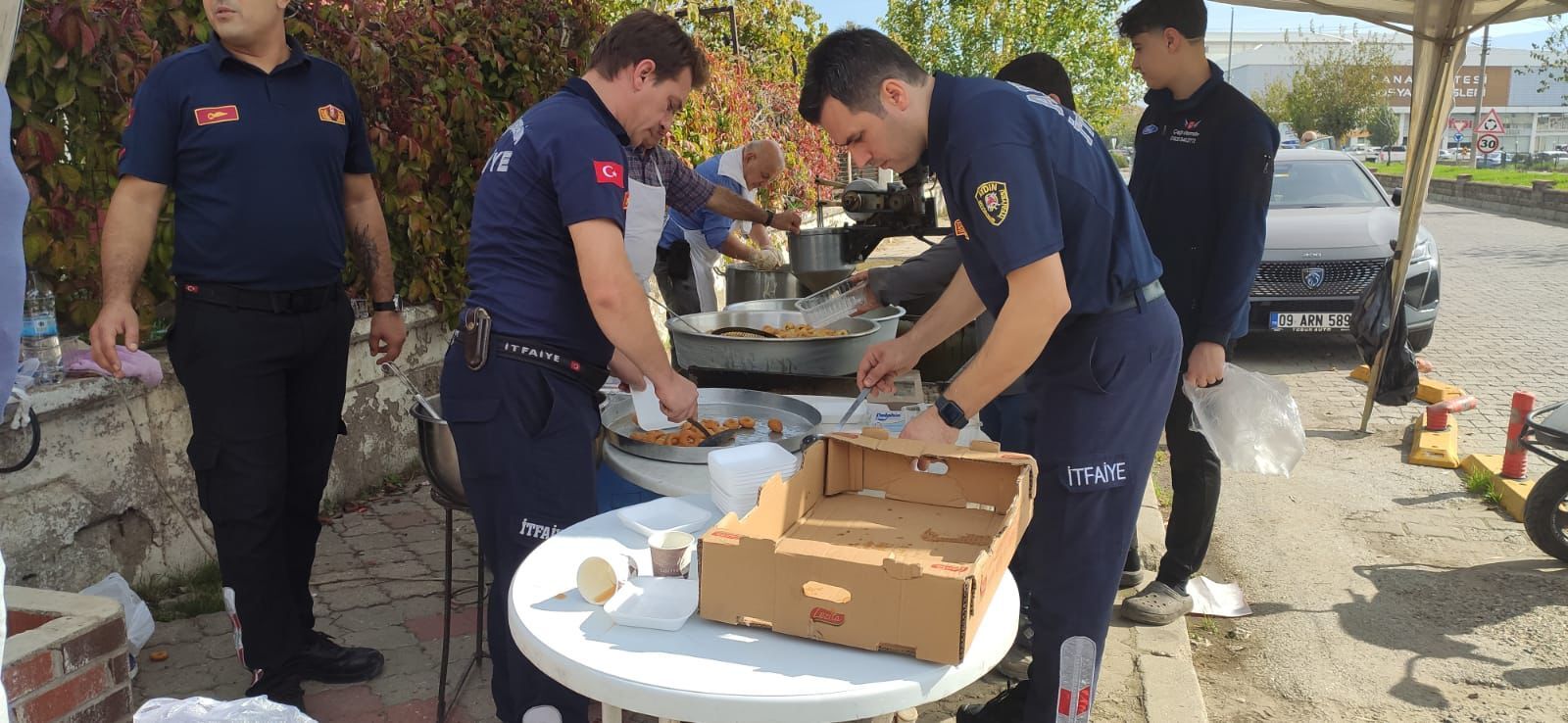 Nazillili Itfaiyecilerinden Geleneksel Lokma Hayri Onur Erkin 610882 64626C969B10Cc383Cf0353A1B10Fac7