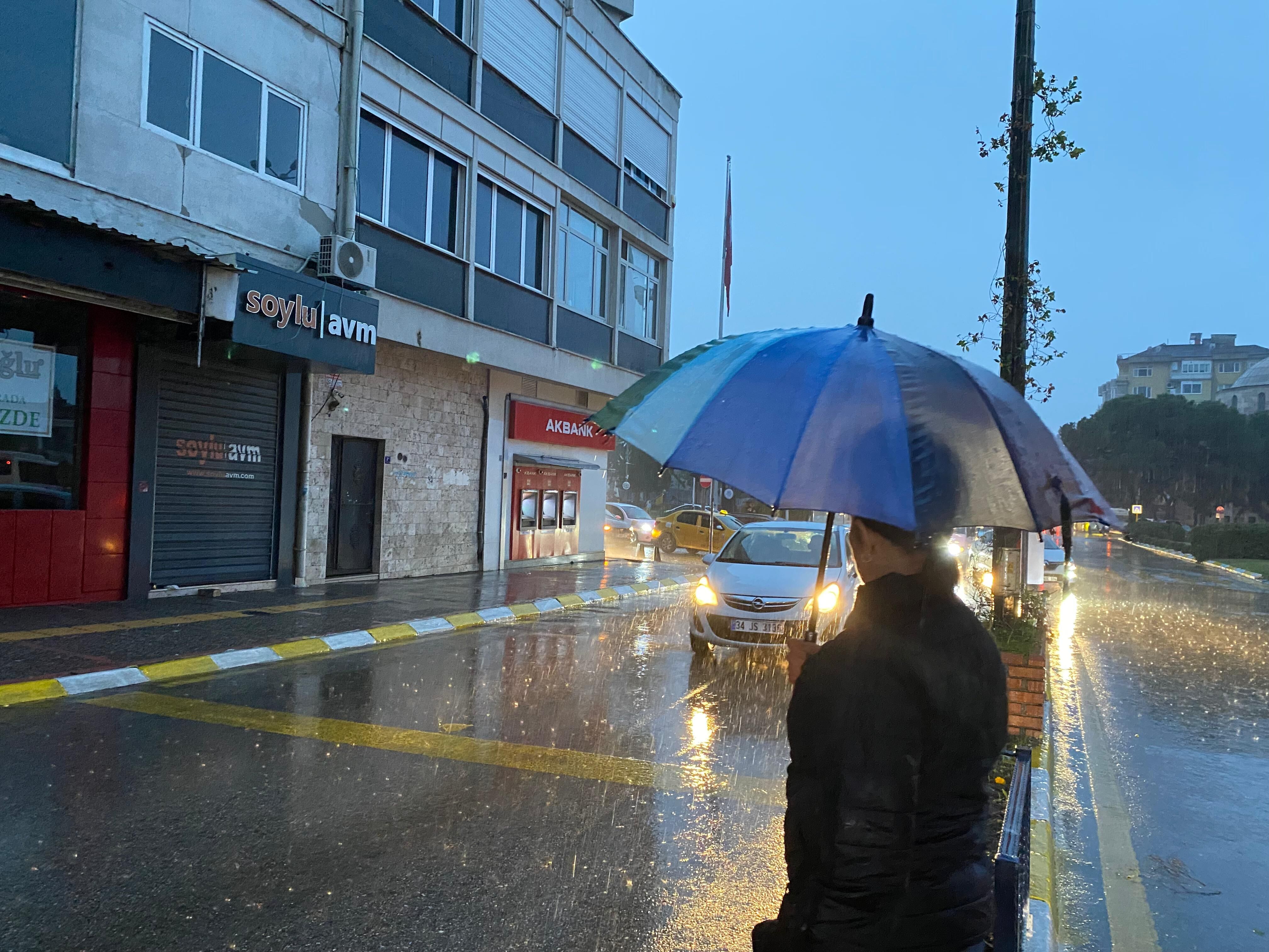 Aydın’da şemsiye zamanı başladı