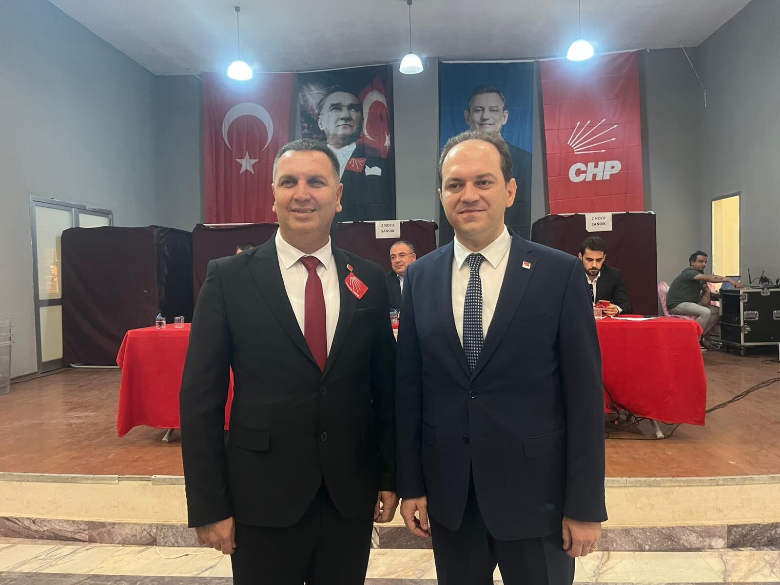 CHP Efeler yeni başkanını seçiyor: Kongrede nefesler tutuldu