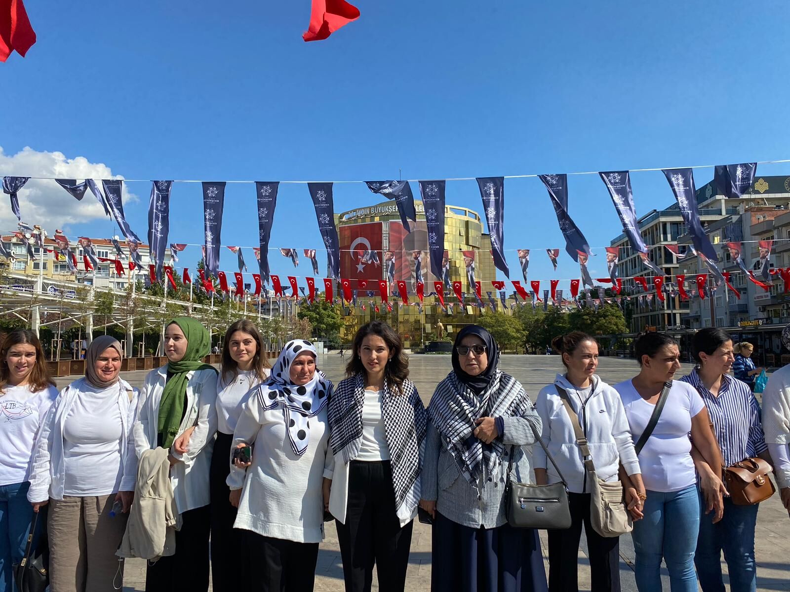 Aydın’da ‘Gazze İçin Sessiz Çığlık’ zinciri: Bakan Göktaş da katıldı