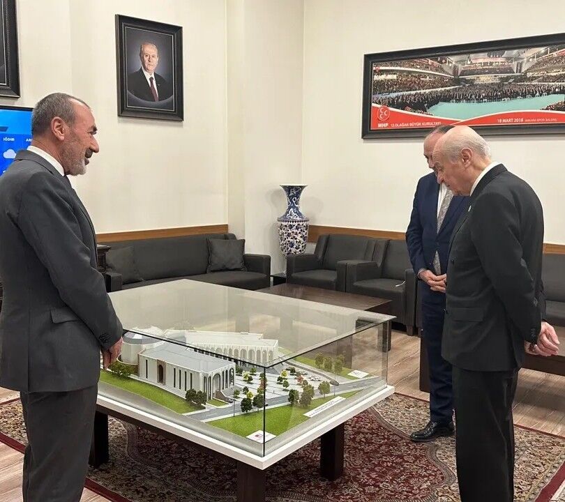 Dünyanın en büyük cemevi açılıyor! İlk davetiye MHP Lideri Bahçeli'ye verildi