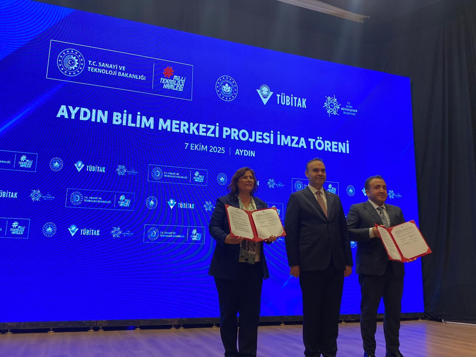 Bakan Kacır Aydın’a müjdeyle geldi