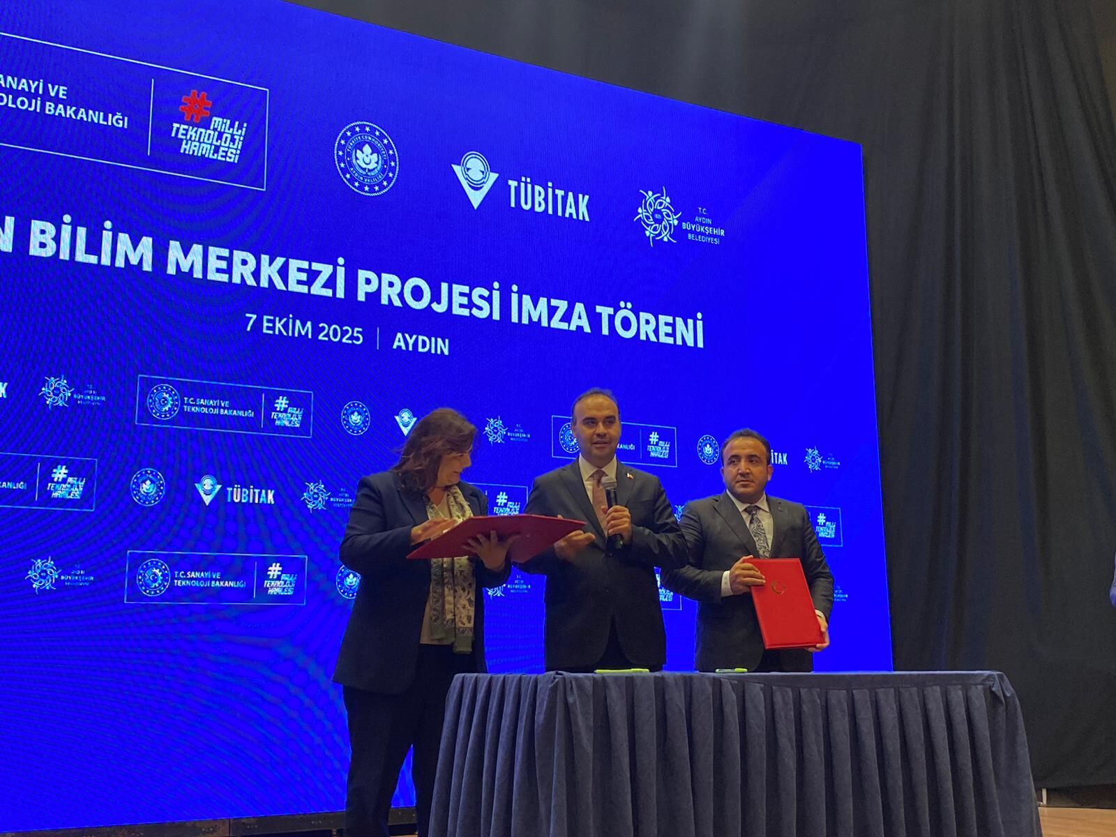 Bakan Kacır Aydın’a müjdeyle geldi