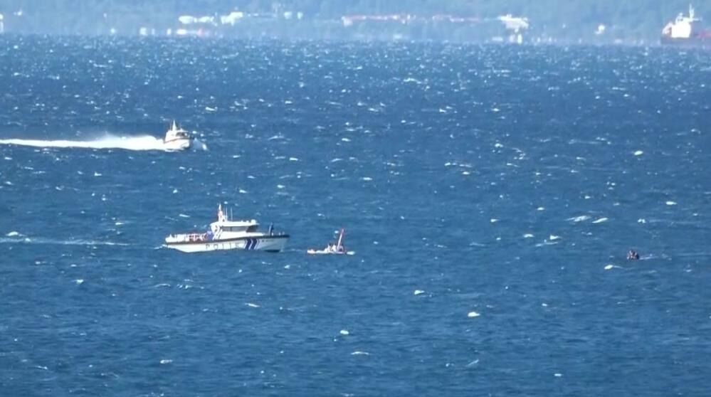 Kızlı-erkekli 19 üniversite öğrencisi birbirlerine tutunmuş vaziyette bulundu!