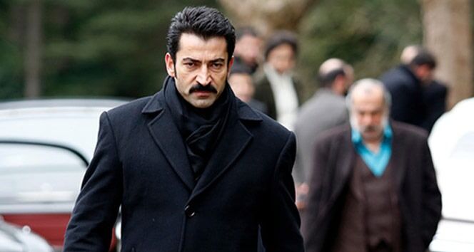 Kenan İmirzalıoğlu'ndan yeni hamle! Kendisinden 24 yaş küçük partneri tartışılıyor