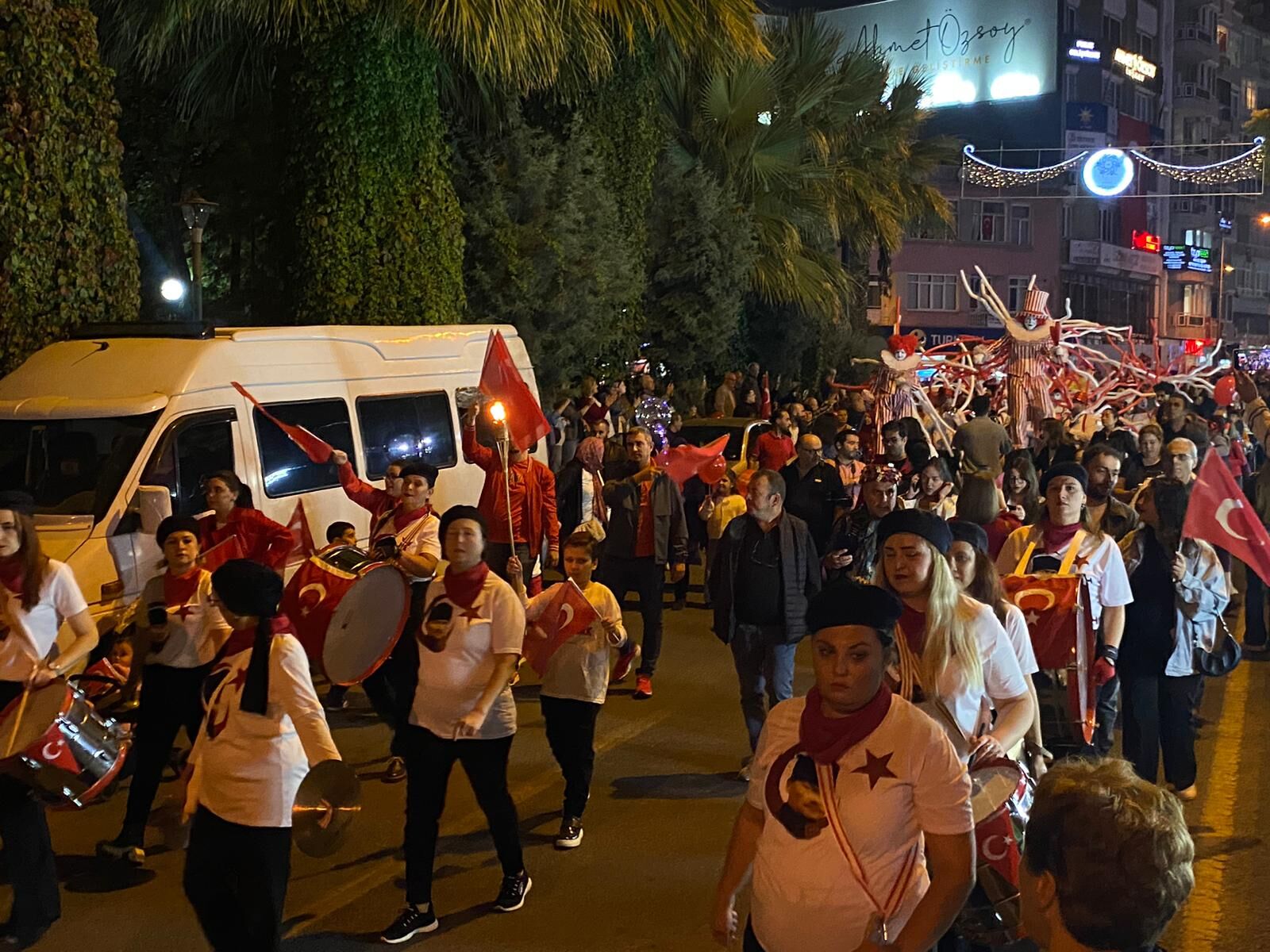 Aydın’da fenerler Cumhuriyet Bayramı için yakıldı