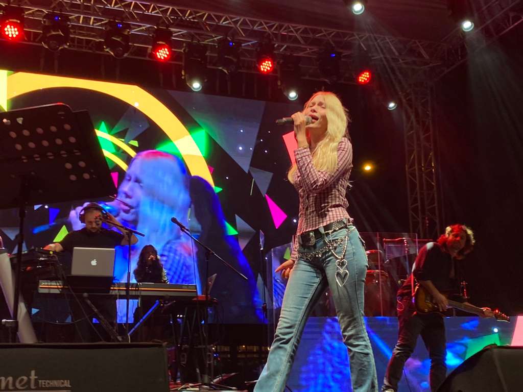 İncirliova’da Cumhuriyet coşkusu Aleyna Tilki’yle kutlandı