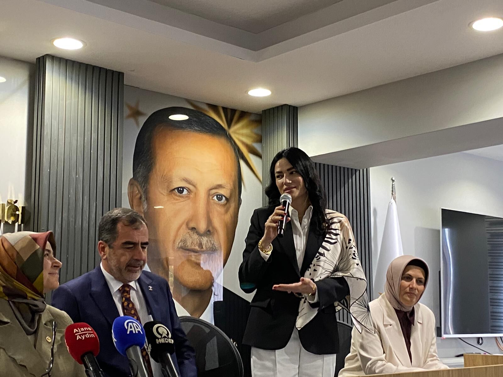 Başkan Ercan Aydın’dan seslendi! “Girilmedik ev, girilmedik gönül bırakmayacağız”