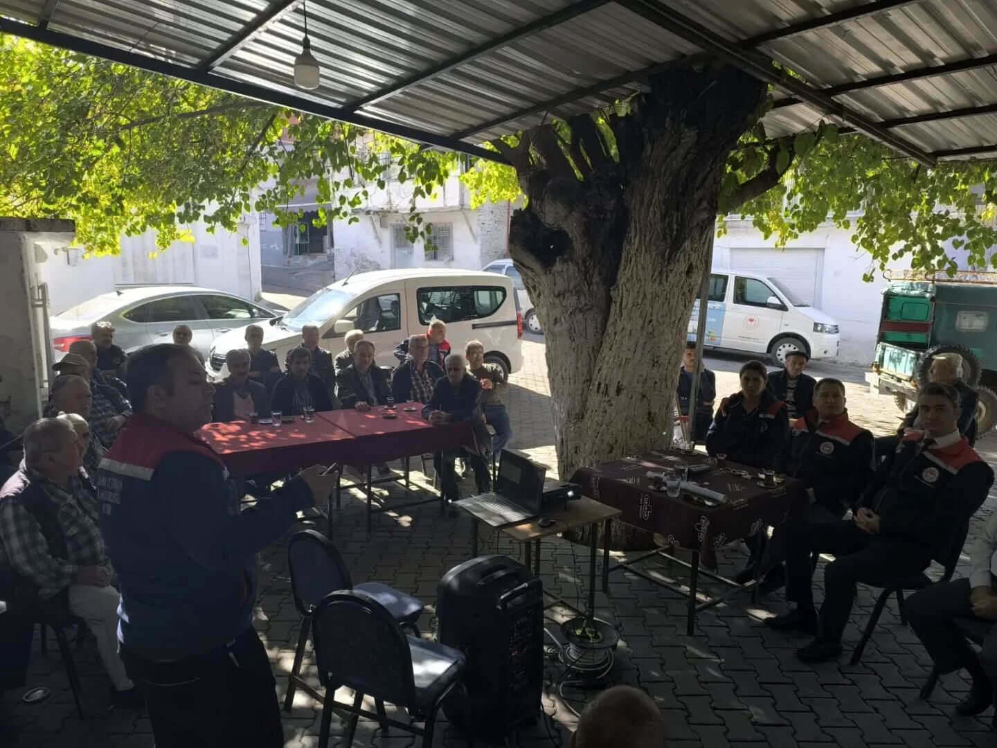 Aydın İl Tarım ve Orman Müdürlüğü üreticinin yanında