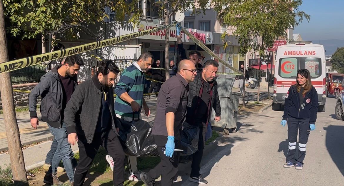 Kafede dehşet anı! Eski sevgilisini öldürüp kendi canına kıydı