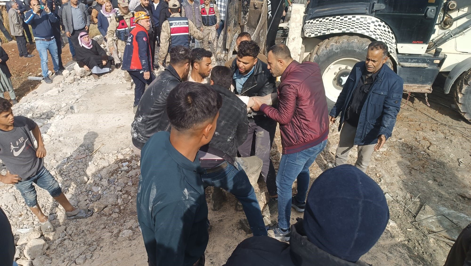 Göçük altında kalan 2 çocuk hayatını kaybetti