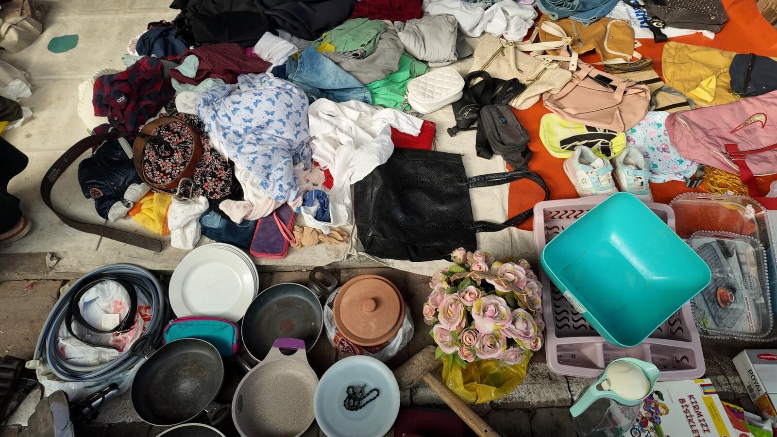 Aydin Efekent Bit Pazarinda Hayat Mucadelesi 61 Yasindaki Nuray Gunesin Gecim Savasi Betul 612655 3B422B75F64637D54901F9D461Eb9Aa3