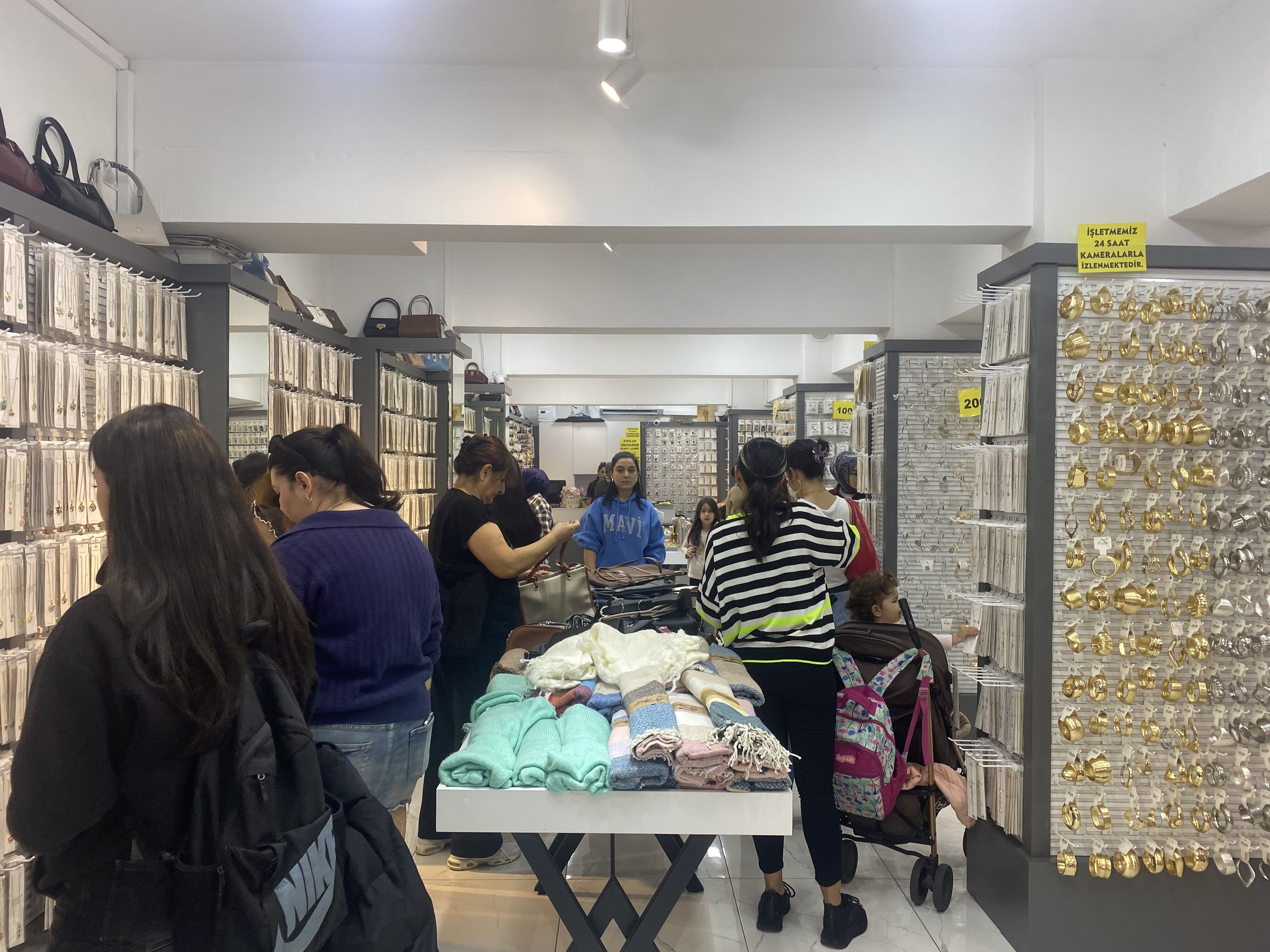 Aydinda 7Den 70E Bilezik Furyasi Kapis Kapis Gidiyor Betul 609896 21Bee5D906Cbf6Bcb73Ab3A5F75Eea80