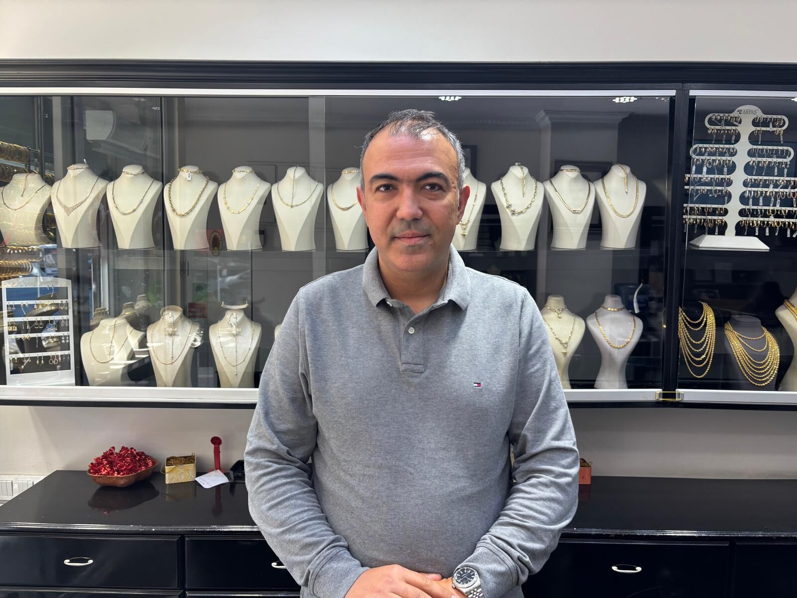 Başkan Gezer kuyumcuları denetliyor: “Aydınlıların alışveriş yapabilmesi için kontrol ediyoruz”