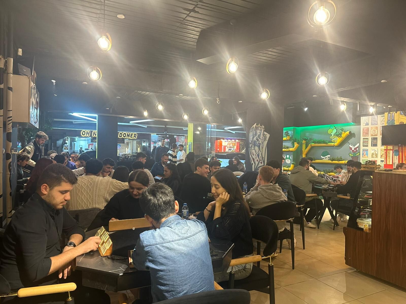 Aydın’da havalar soğudukça kafelerde sıcak içecek satışları arttı 