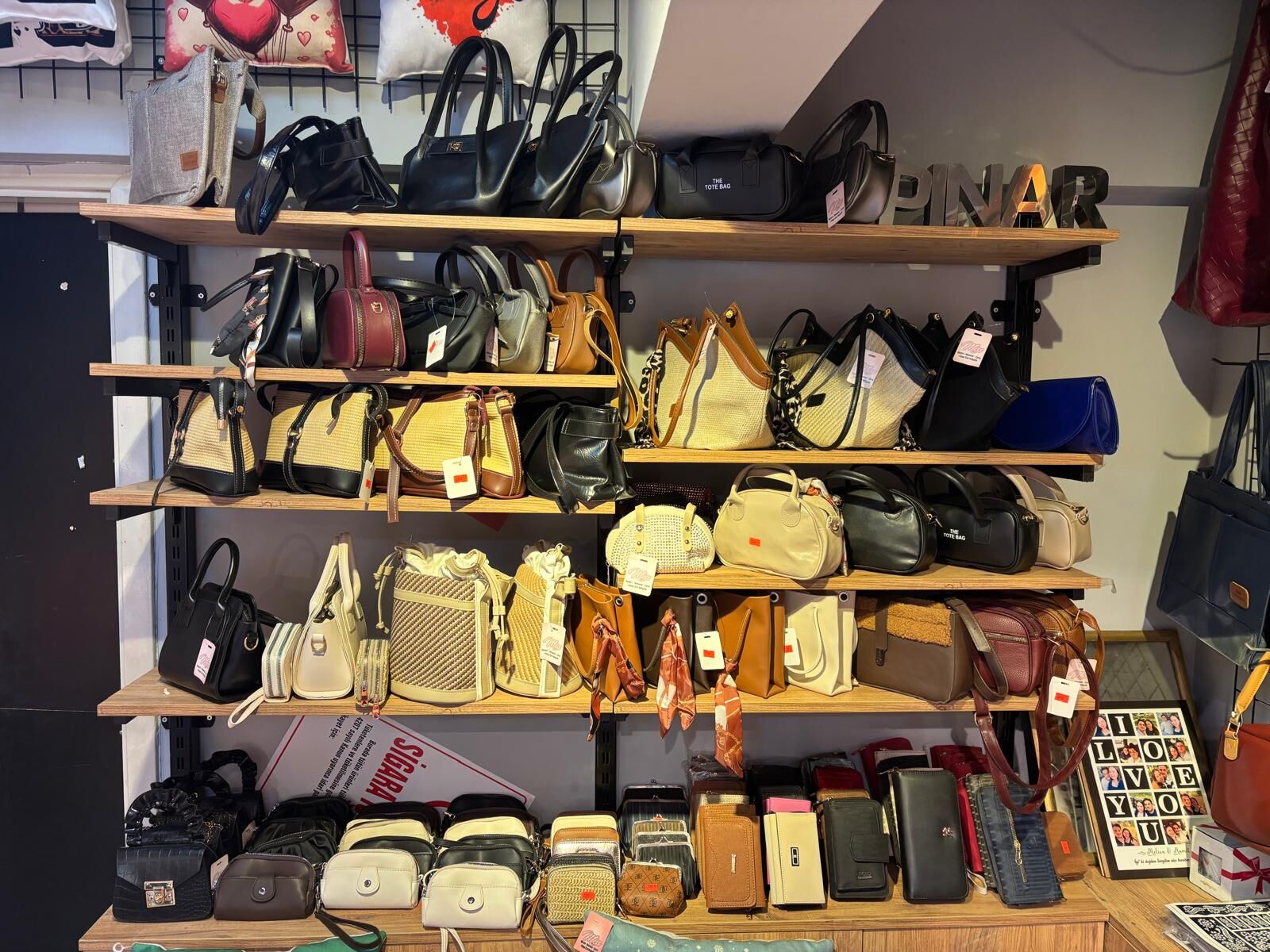 Aydinda Kadin Girisimciden Basari Ruzgari Aydinlilarin Hediyelik Esyalara Ilgisi Artiyor 613343 2357Bceb18B149108200821085D1E132