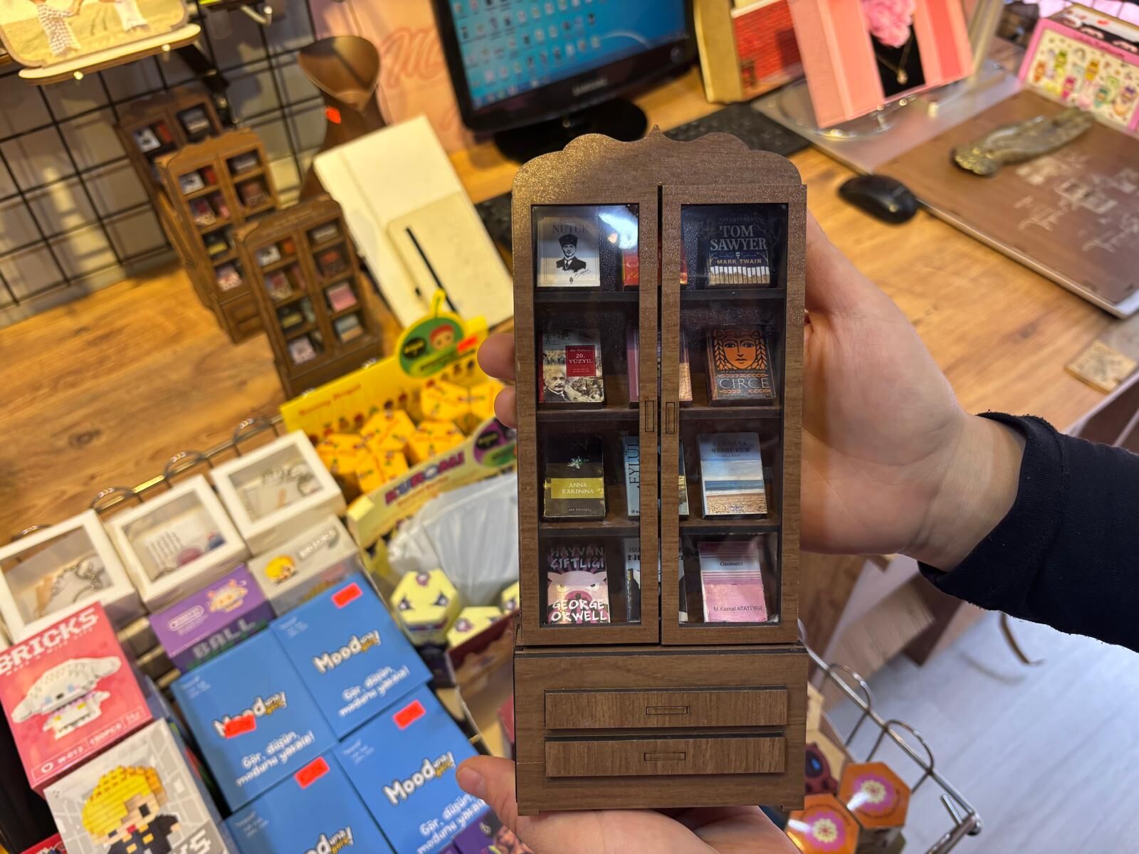 Aydinda Kadin Girisimciden Basari Ruzgari Aydinlilarin Hediyelik Esyalara Ilgisi Artiyor 613343 E5176C0Cf5B8Ef715013Ced88C33B32B