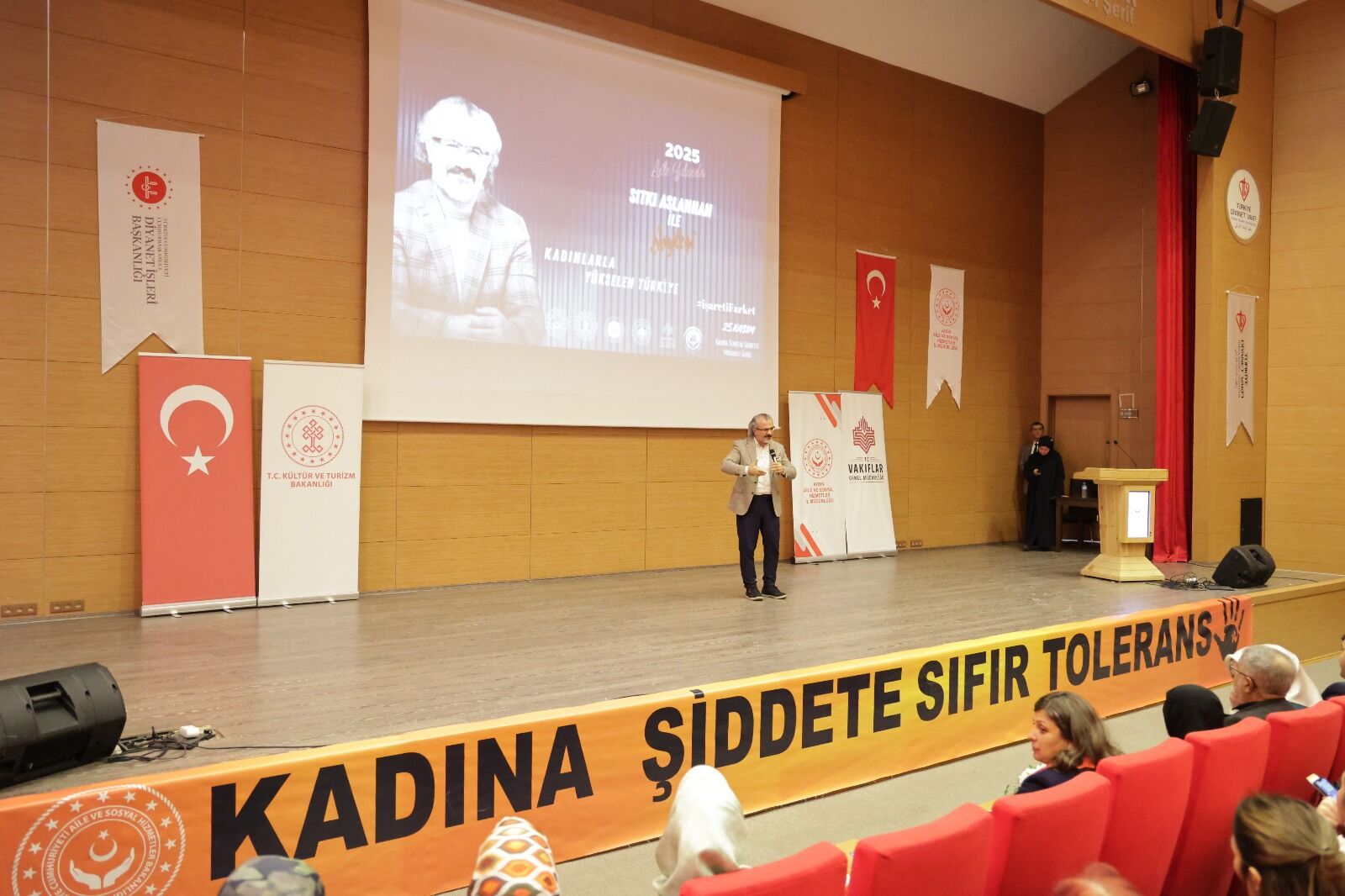 Aydın’da ‘Kadınlarla Yükselen Türkiye’ söyleşisi düzenlendi