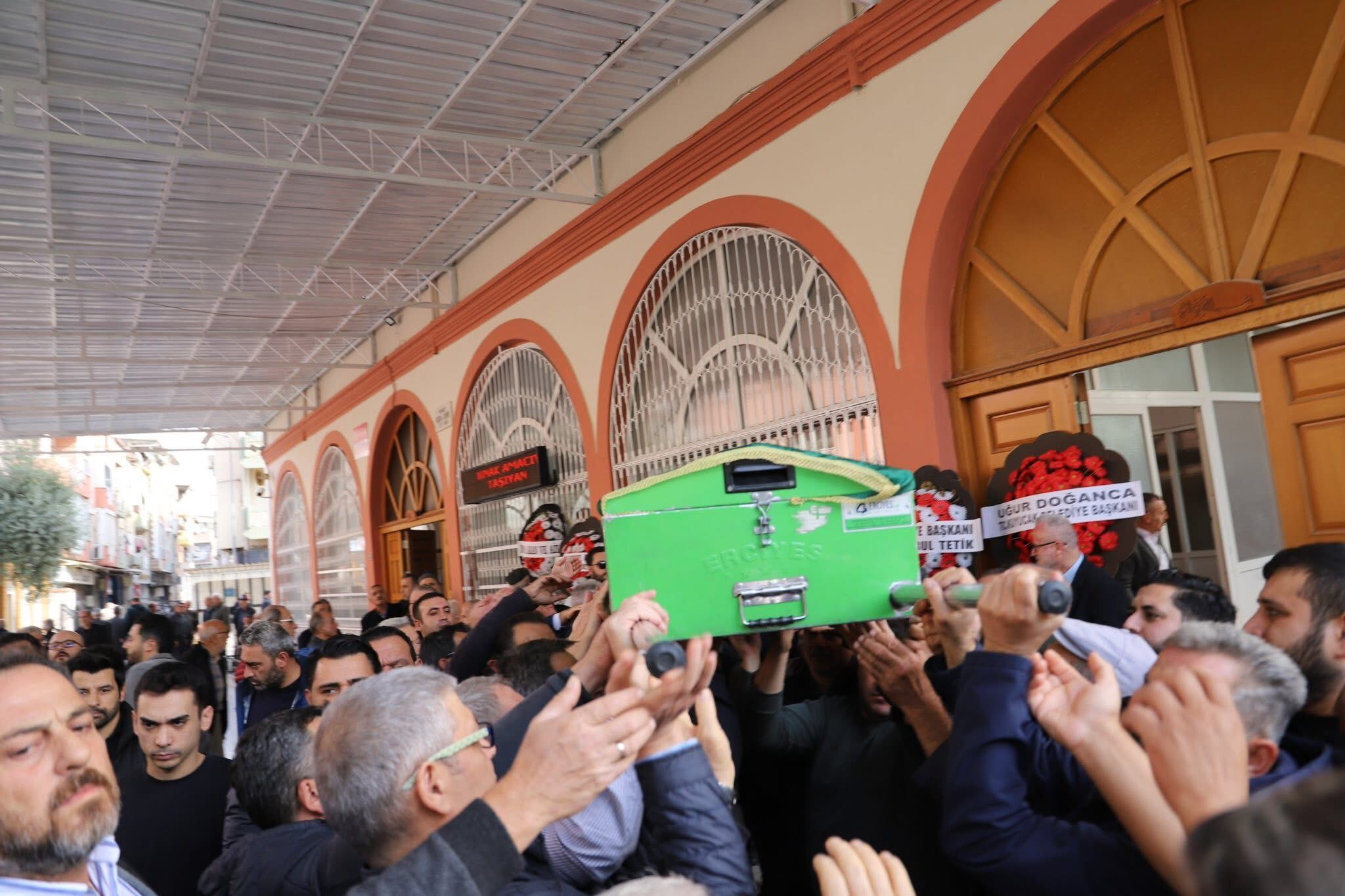 Aydın’da siyasetin tanınan ismi kansere yenik düştü! Sonsuzluğa uğurlandı