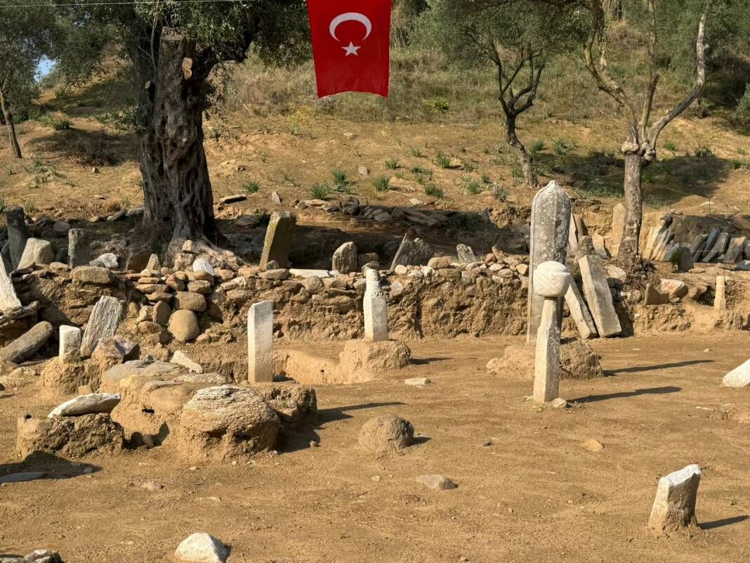 Aydinda Tarih Kitaplarini Sasirtacak Kesif Esi Benzeri Olmayan Mezar Taslari Bulundu 613854 2Cdc4A9C6604Af751E4Ed39601Afe930