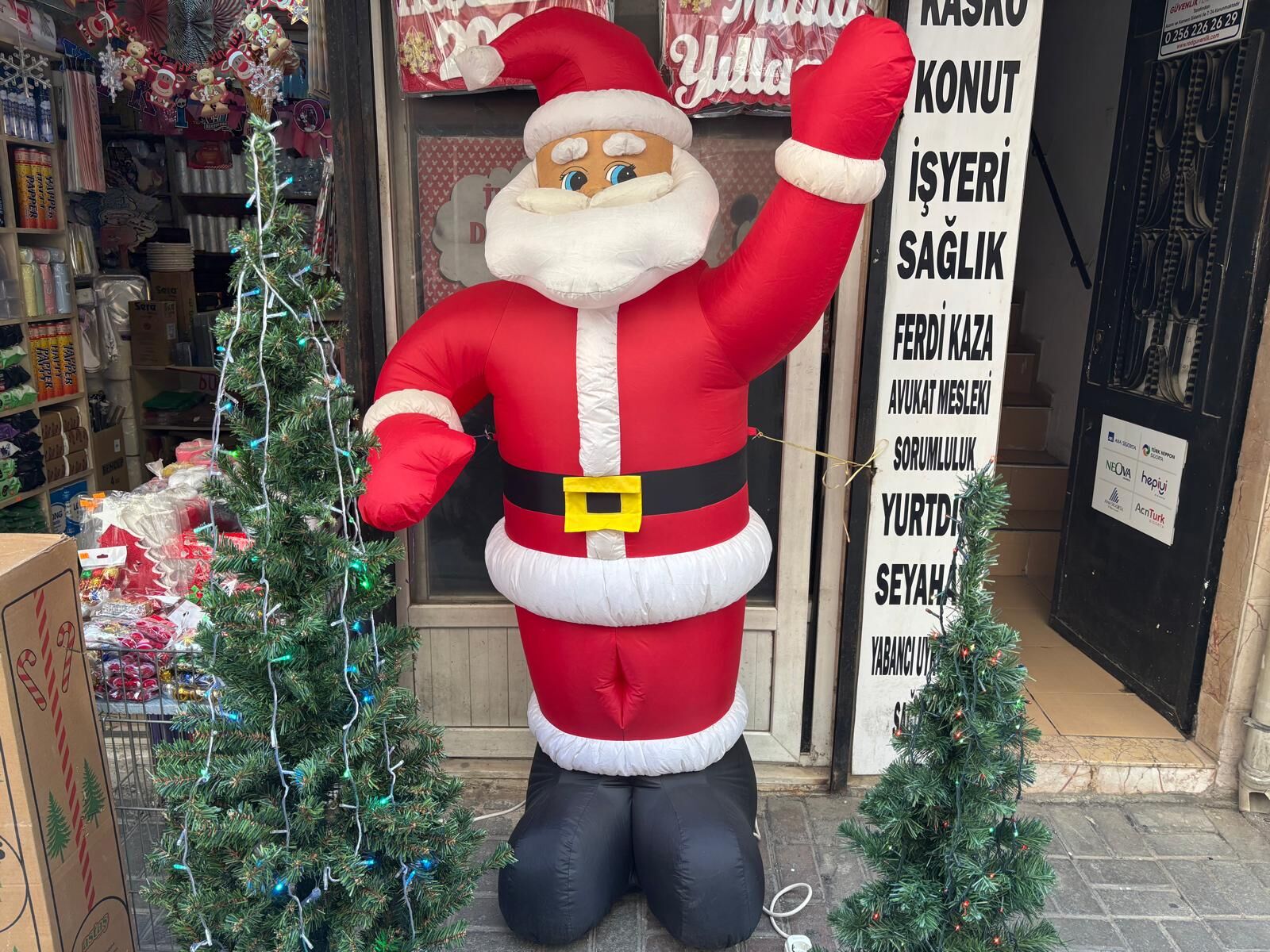 Aydinda Yeni Yil Hazirliklari Basladi Yilbasi Agaclari Ve Susleri Raflarda 617460 1080Cfa23A1167F418C9E8B552938Edd