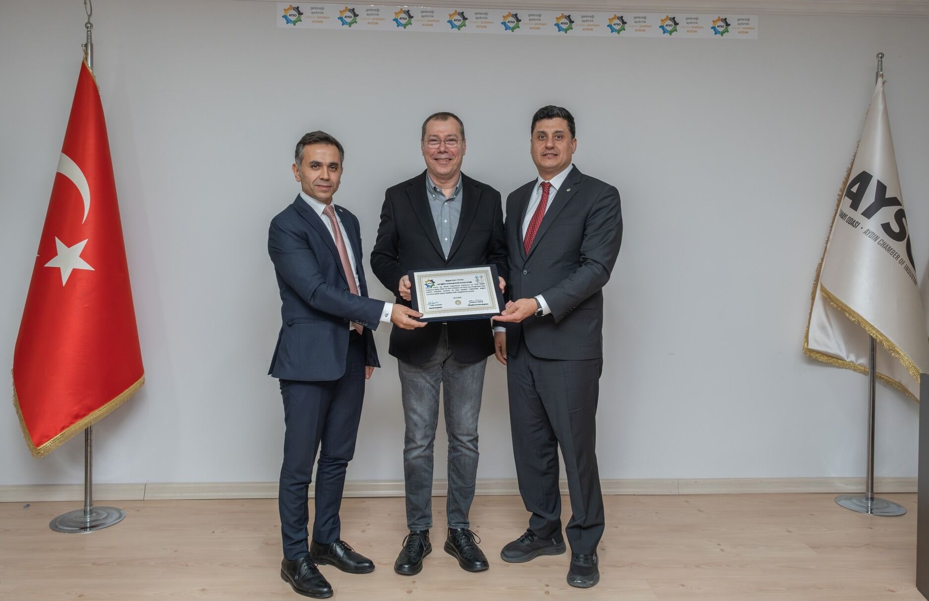 Ayso Meclis Ve Komite Toplanti Gerceklestirildi Ekonomideki Son Gelismeler Ele Alindi Betul 617196 Be1C8773189B208520D9Fe82F2Aa3B53