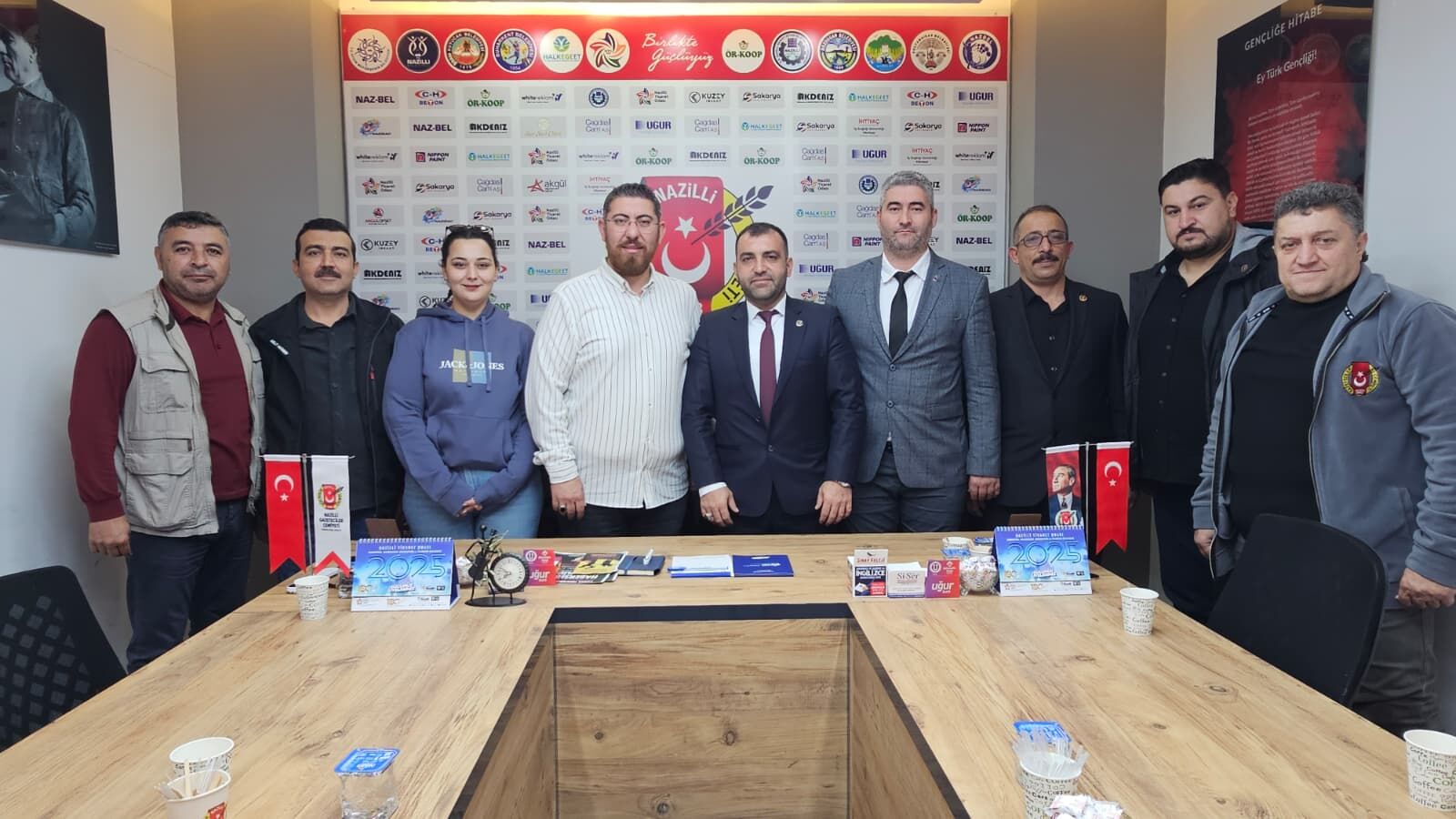 Bbp Nazilli Ilce Teskilati Uye Artisi Ve Sehir Sorunlarini Gazetecilerle Paylasti Nazillinin Derdi Bizim Derdimiz Cozume Odaklaniyoruz 612690 D28957E3Ae9Ac24Ae3D1D0A1F1Ec429D