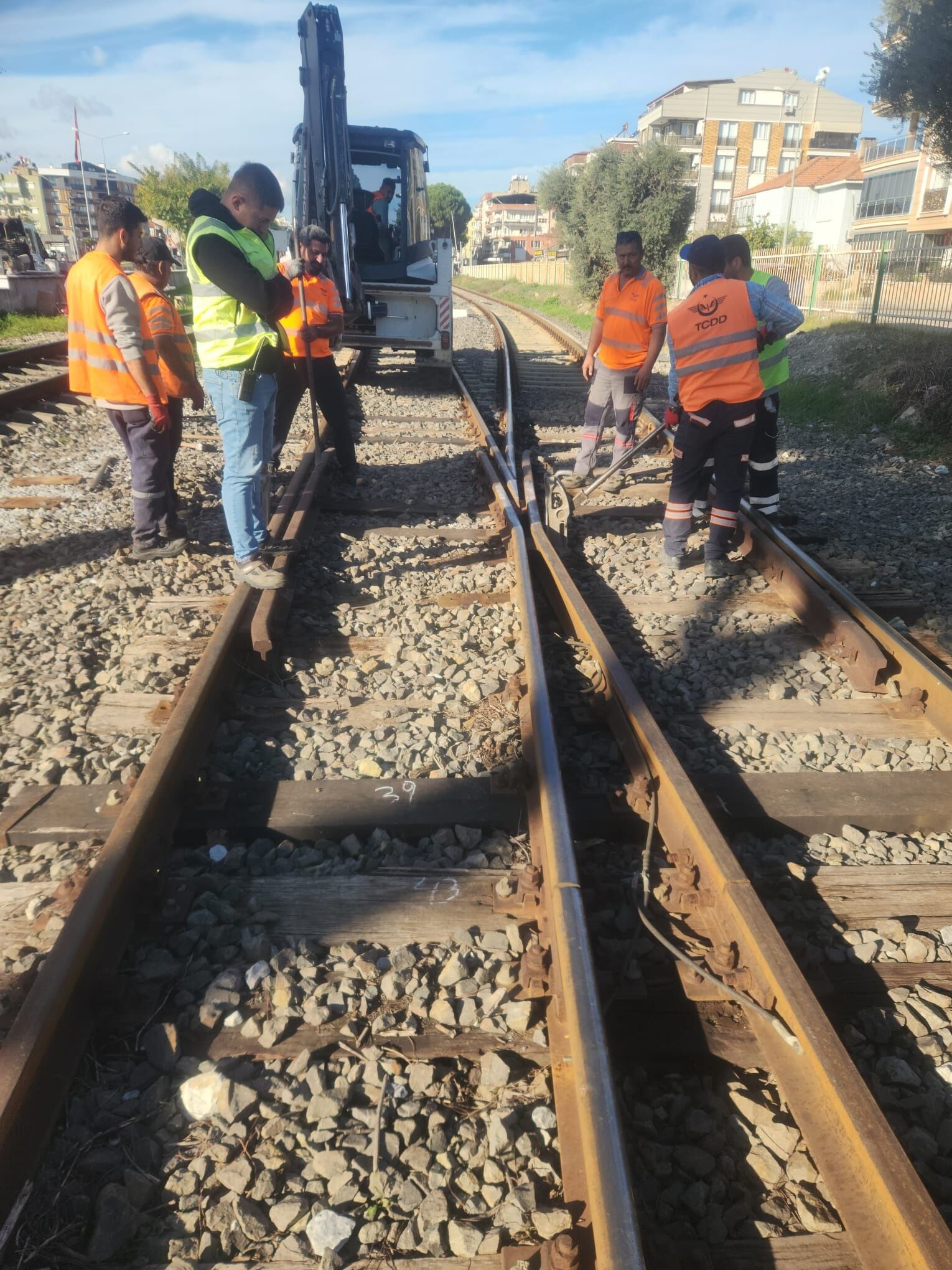 Germencik Tren Istasyonunda Onemli Bakim Raylarda Bakim Onarim Calismasi Yapildi 616396 08C1Cf2F1C38672980B58B0Bc5E379D9