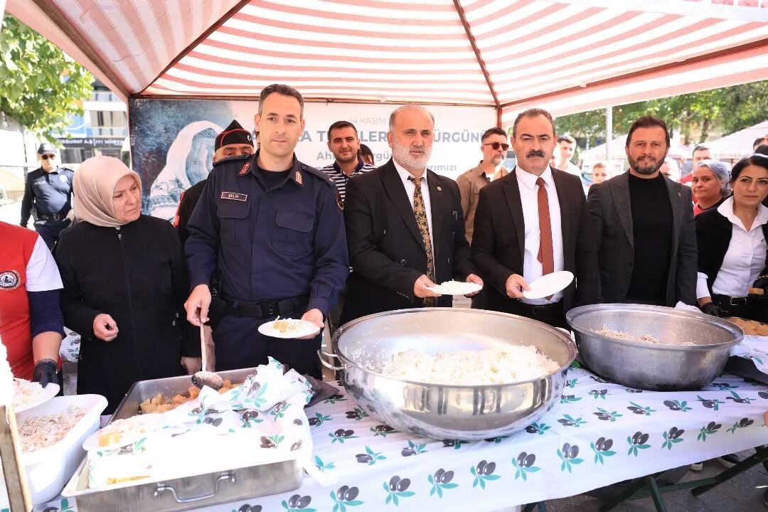 Incirliovada Ahiska Turkleri Anildi Hayir Etkinligiyle Dualar Edildi 614155 9Ad64E83819E3E17F907317C9Fc4A008