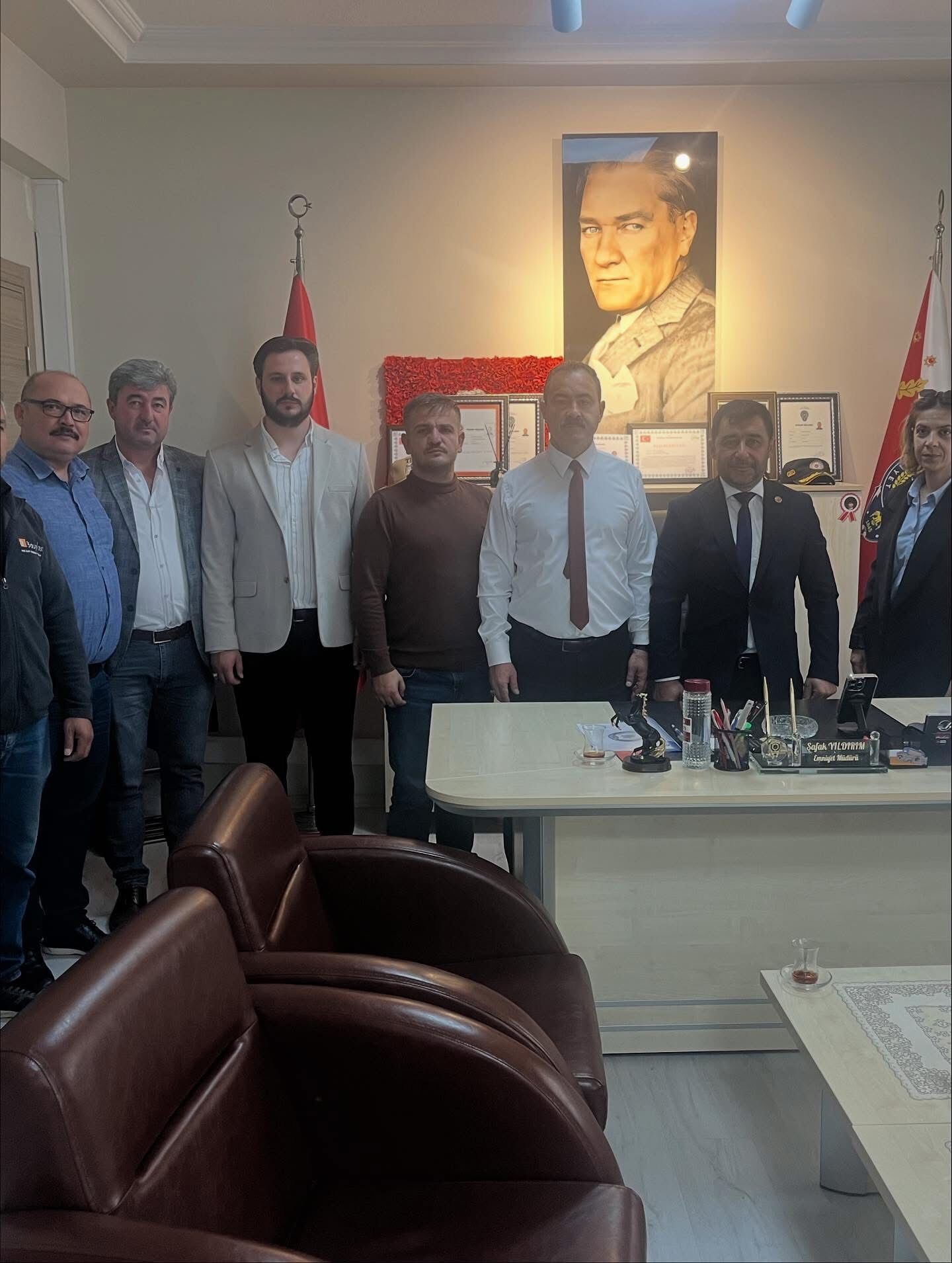 Mhp Incirliovadan Hayirli Gunler Komsum Ziyaretleri Vatandasla Bulusmalar Suruyor 614819 04Dedded8225939451F5Bafce00Bed66