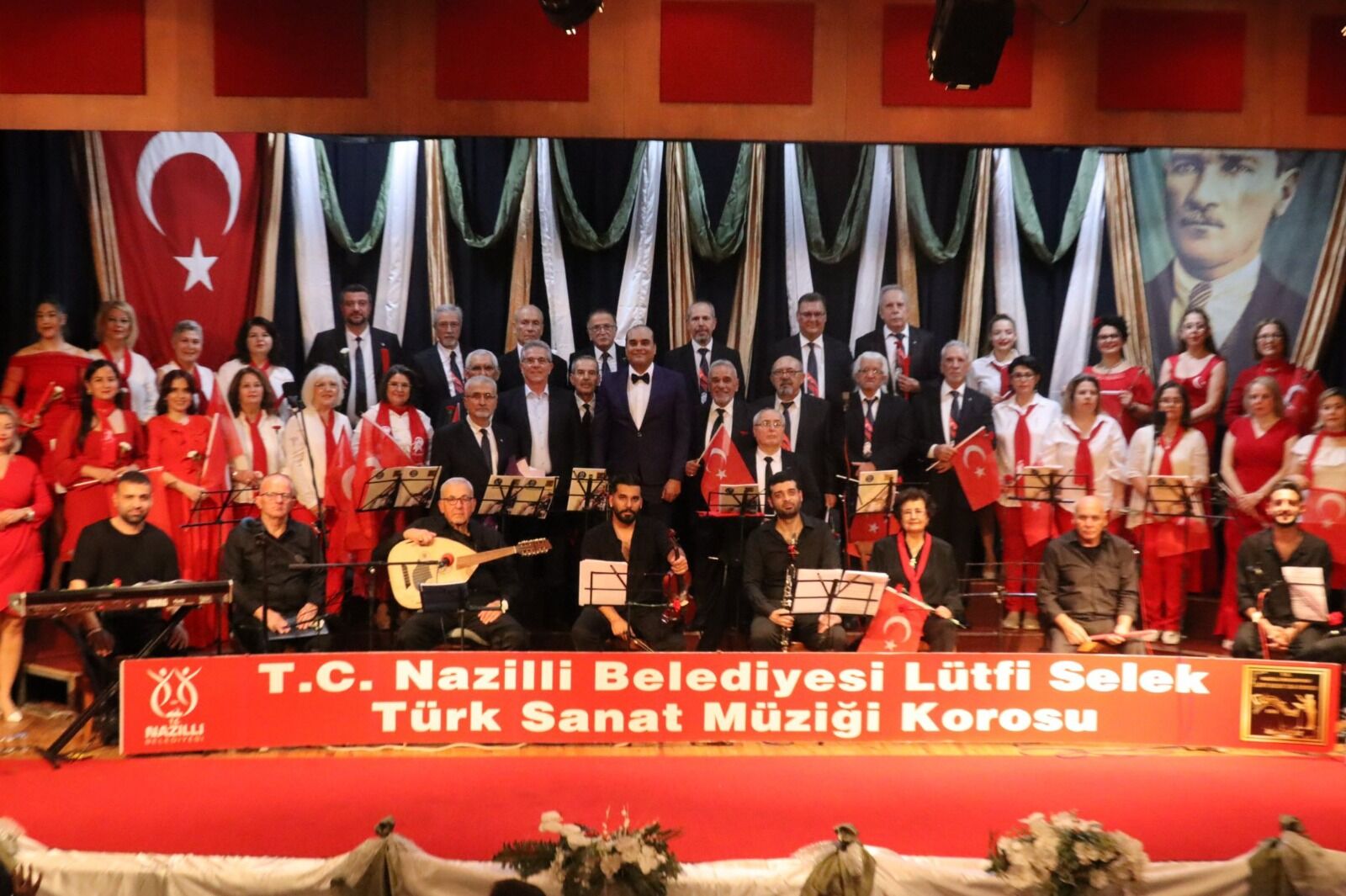 Nazilli’deki konserde Cumhuriyet coşkusu yaşandı