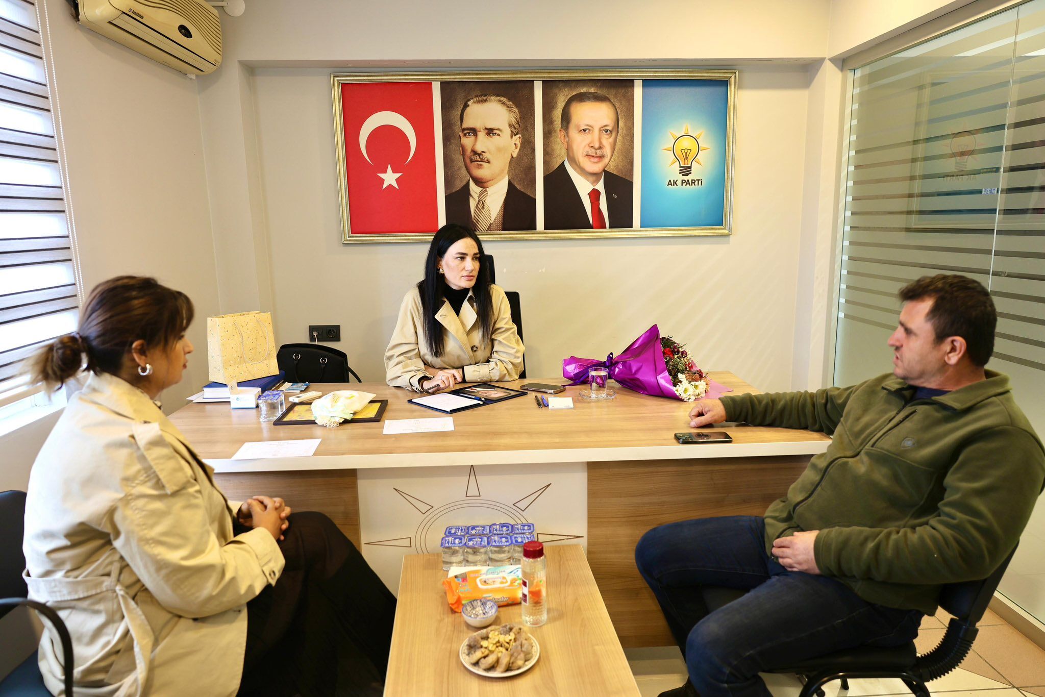 Sarıbaş’tan yoğun mesai: Vatandaşlarla bir araya geldi