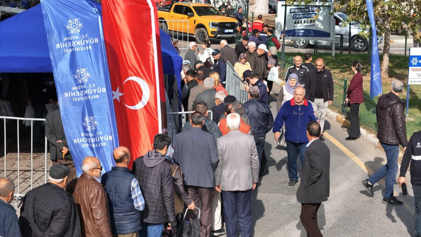 Vatandaslardan Cerciogluna Fide Tesekkuru 615715 048E11Be2Dab04F18C931E342276D182