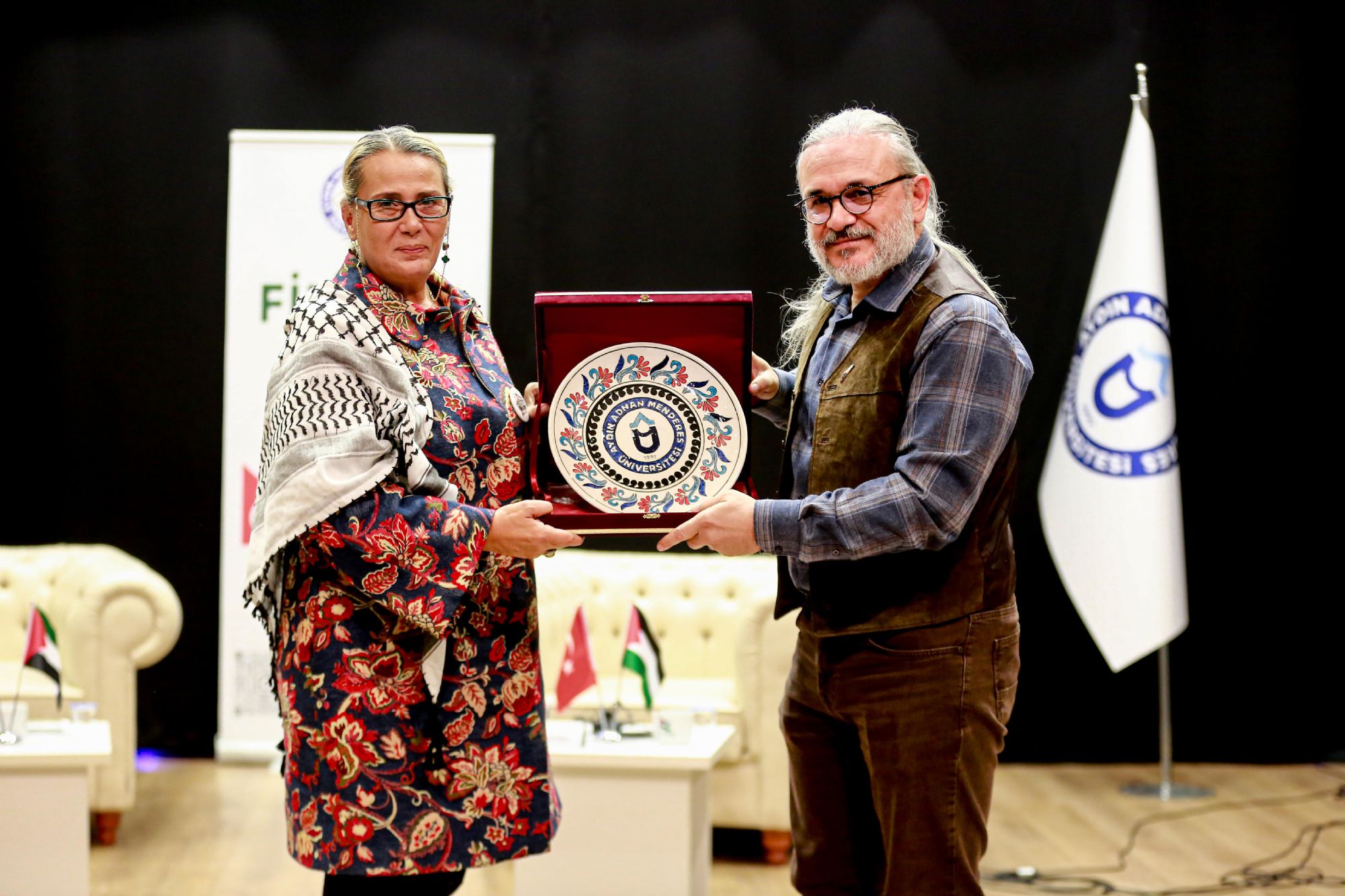 Vicdanin Kiyisinda Gazze Adude Duzenlendi 612100 3F71A1B9371C2Fa3Ddc18Ad9551A3A93