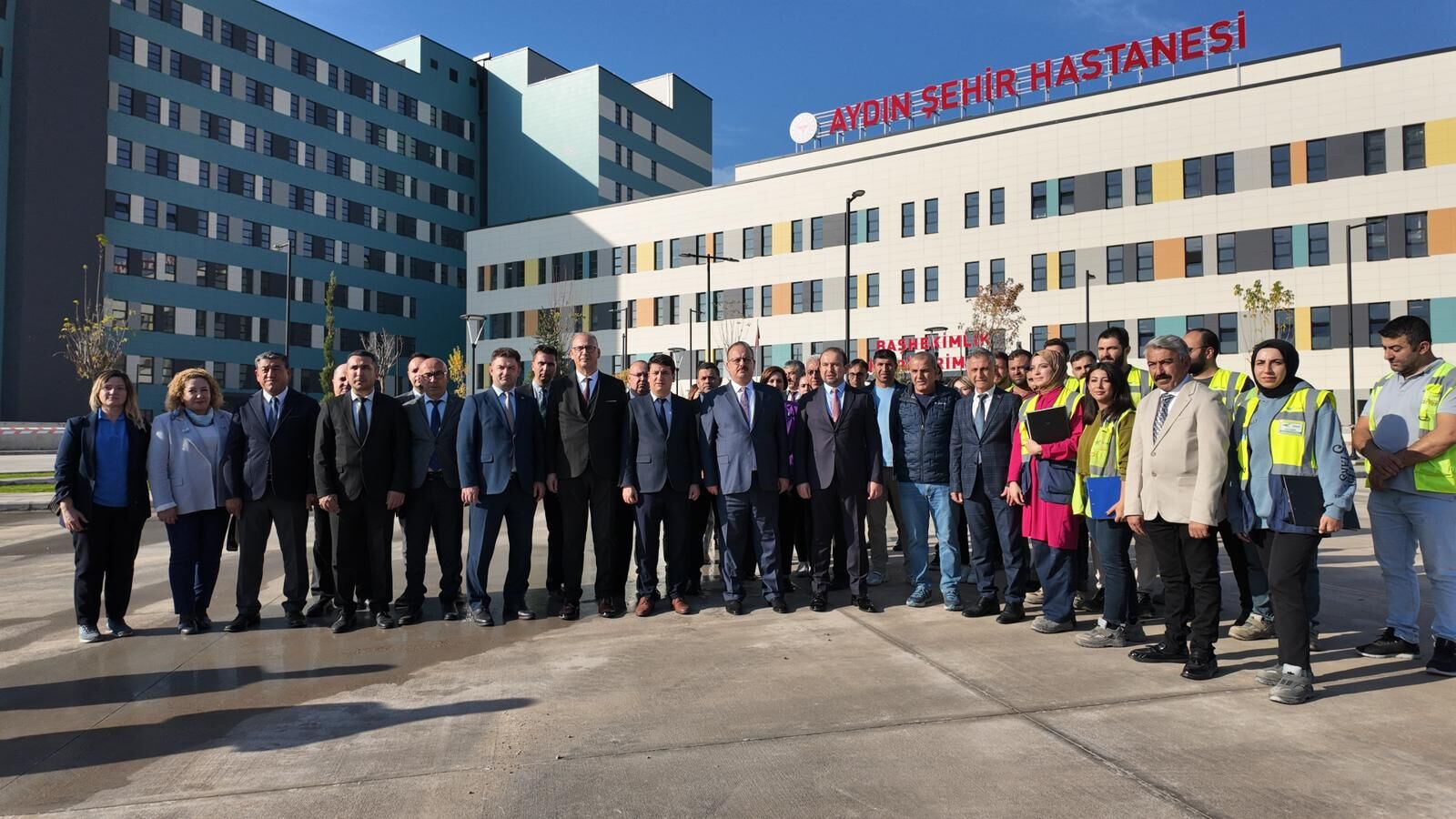 Vali Canbolat, Aydın Şehir Hastanesi'ndeki çalışmaları yerinde inceledi