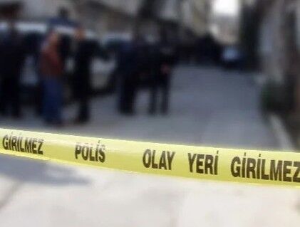 Eşiyle yakaladığı adamı sırtından ve bileğinden bıçakladı