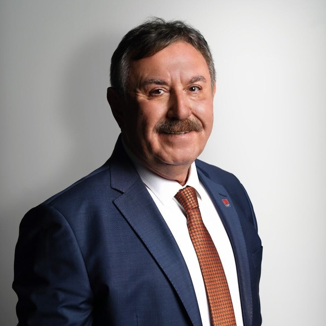 Erdem’den, Gerze Belediye Başkanı’nın Menderes sözlerine sert tepki 