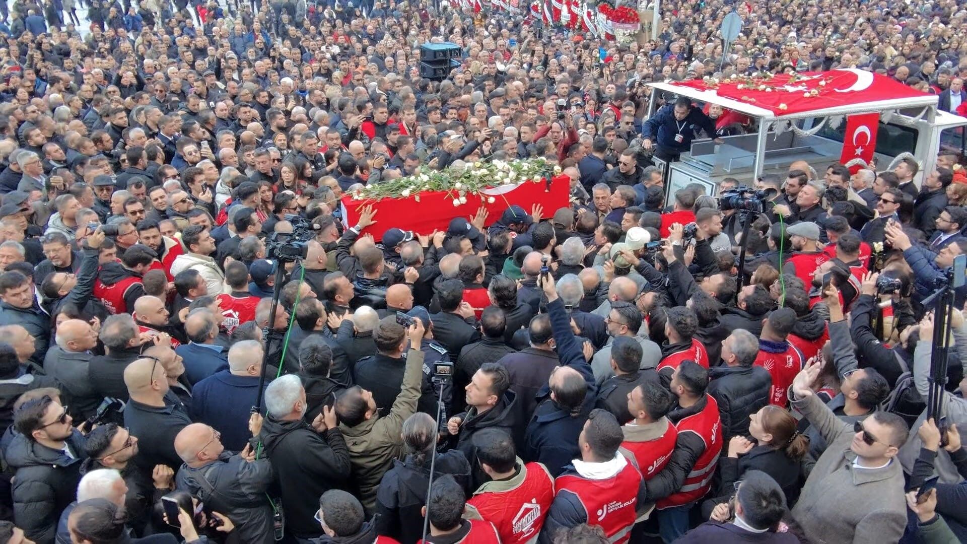 Durbay’ın naaşı gözyaşları içinde uğurlandı