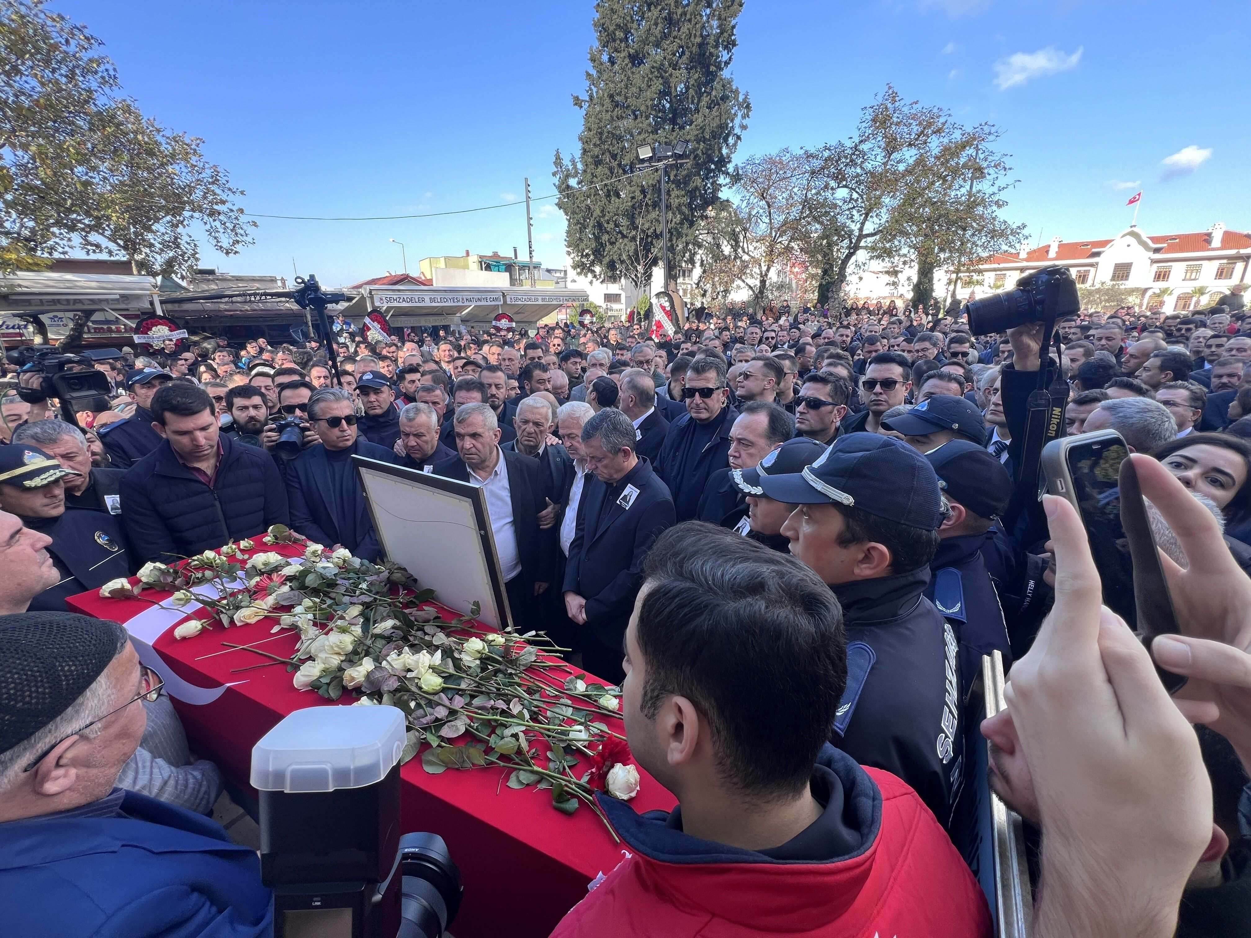 Durbay’ın naaşı gözyaşları içinde uğurlandı