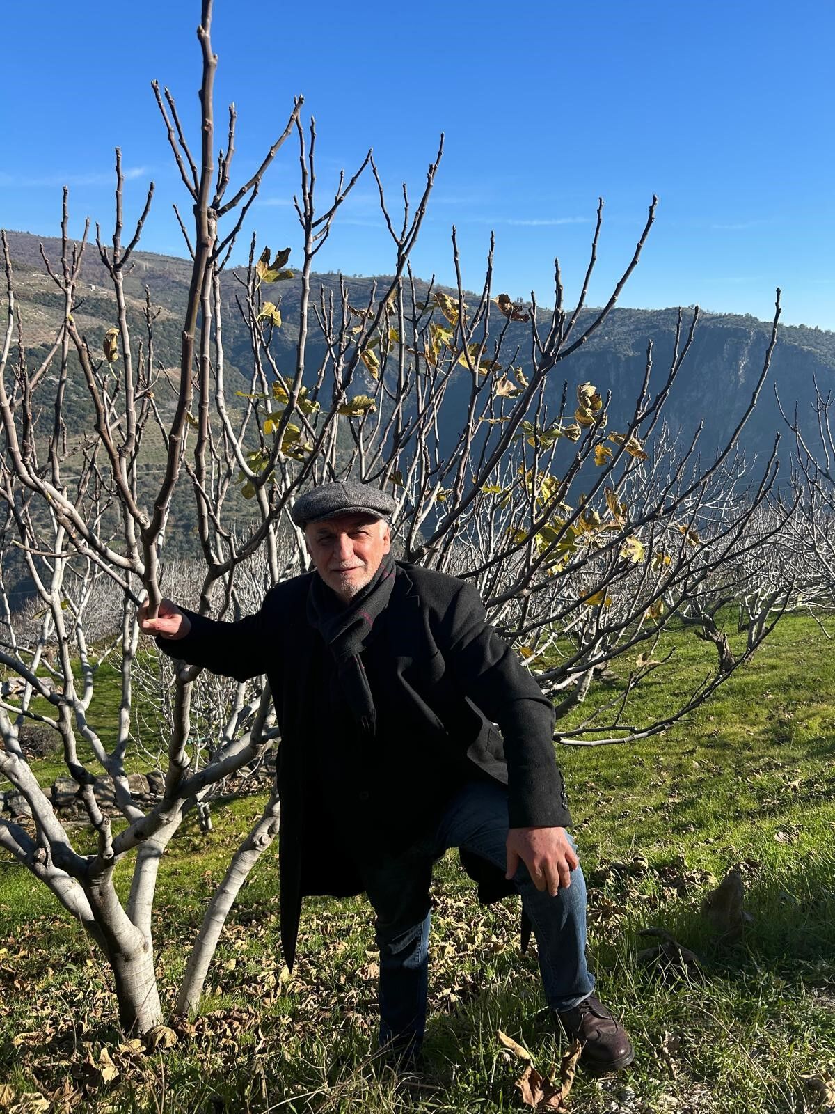 TBMM eski İdare Amiri Uzunırmak siyasetten toprağa döndü