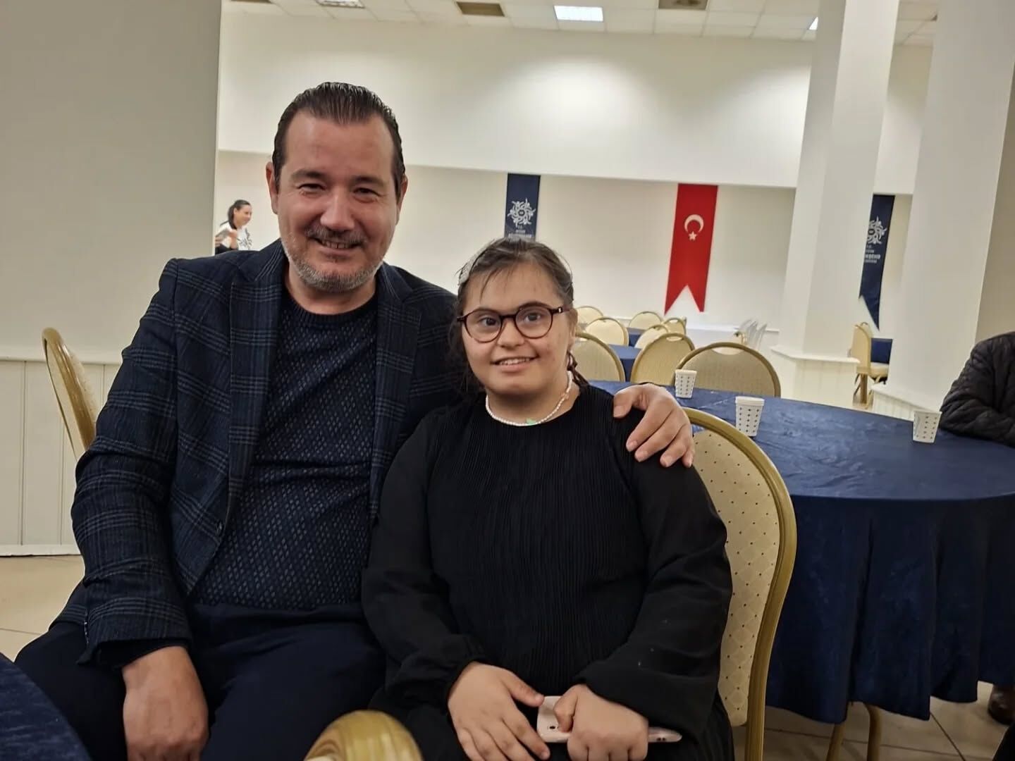 Ak Parti Efeler Down Sendromlu Bireylerle Bulustu Baskan Kendirlioglu Sevgi Varsa Engel Yoktur 618361 Ba6E3Ebaf4A2249Fe7Dffea7Eb06Df5F