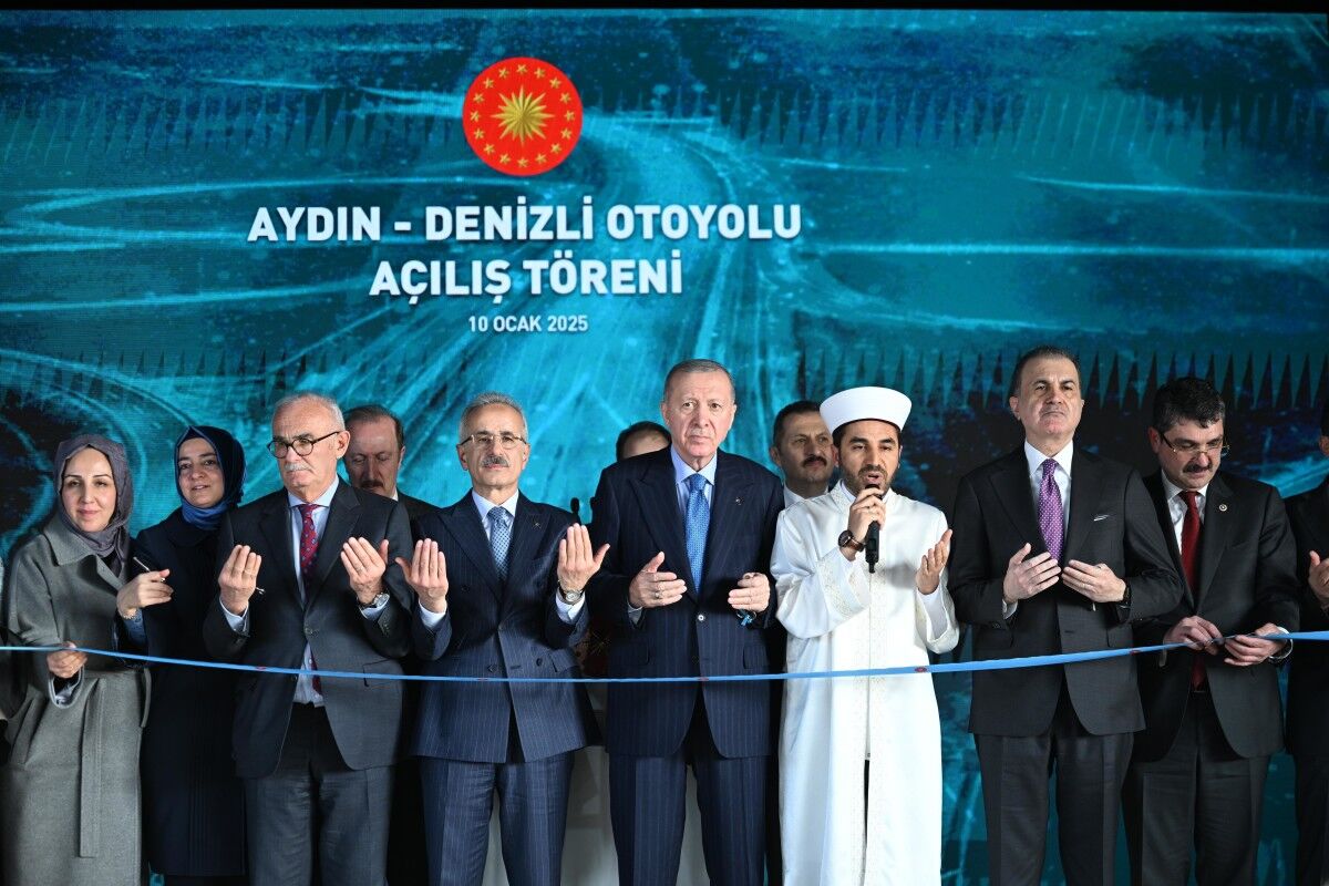 Aydinda 2025 Boyle Gecti 626234 De7C789419C543Fe42E216A5E0Bfb909