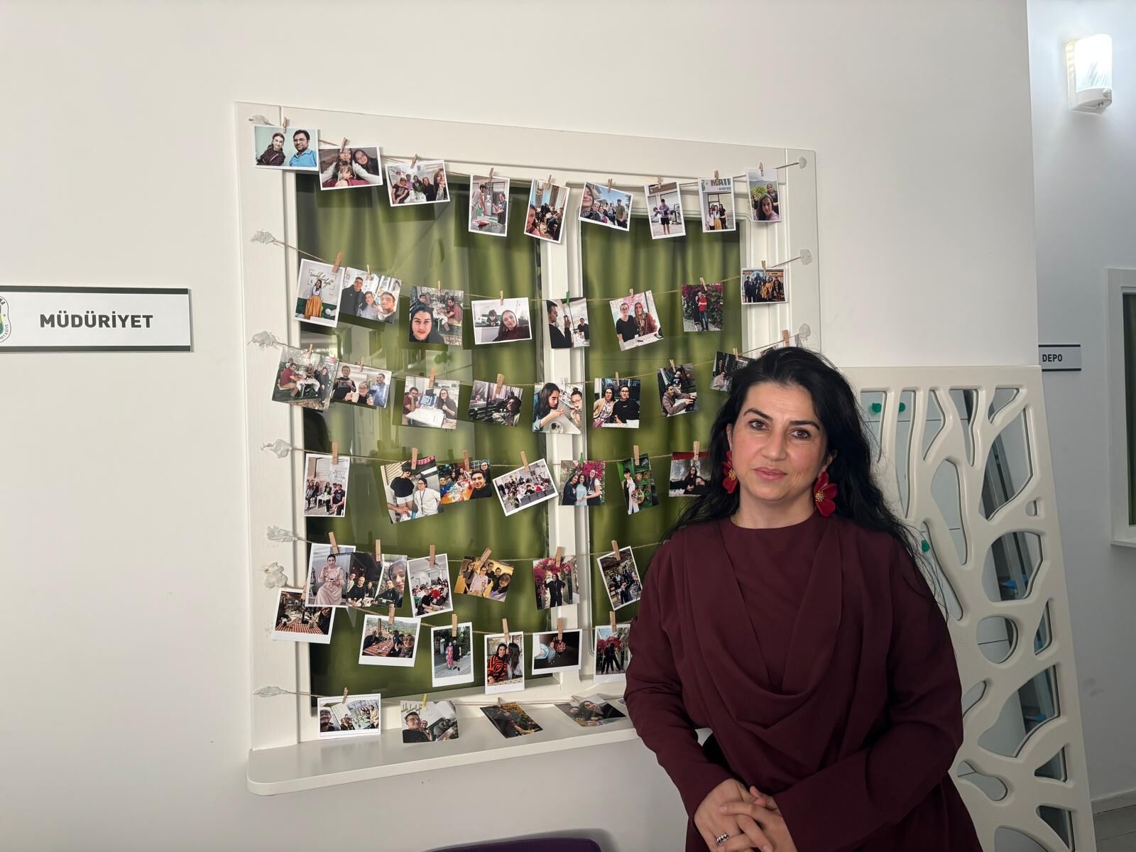 Aydinda Bir Ogretmenin Ilham Veren Yolculugu Haksizliga Boyun Egmedi Kendi Kitap Kafesini Acti Ogrencilerin Hayatini Degistiren Egitim Sistemi 620826 1D42D07C897F6414613487A047Ed0Eff