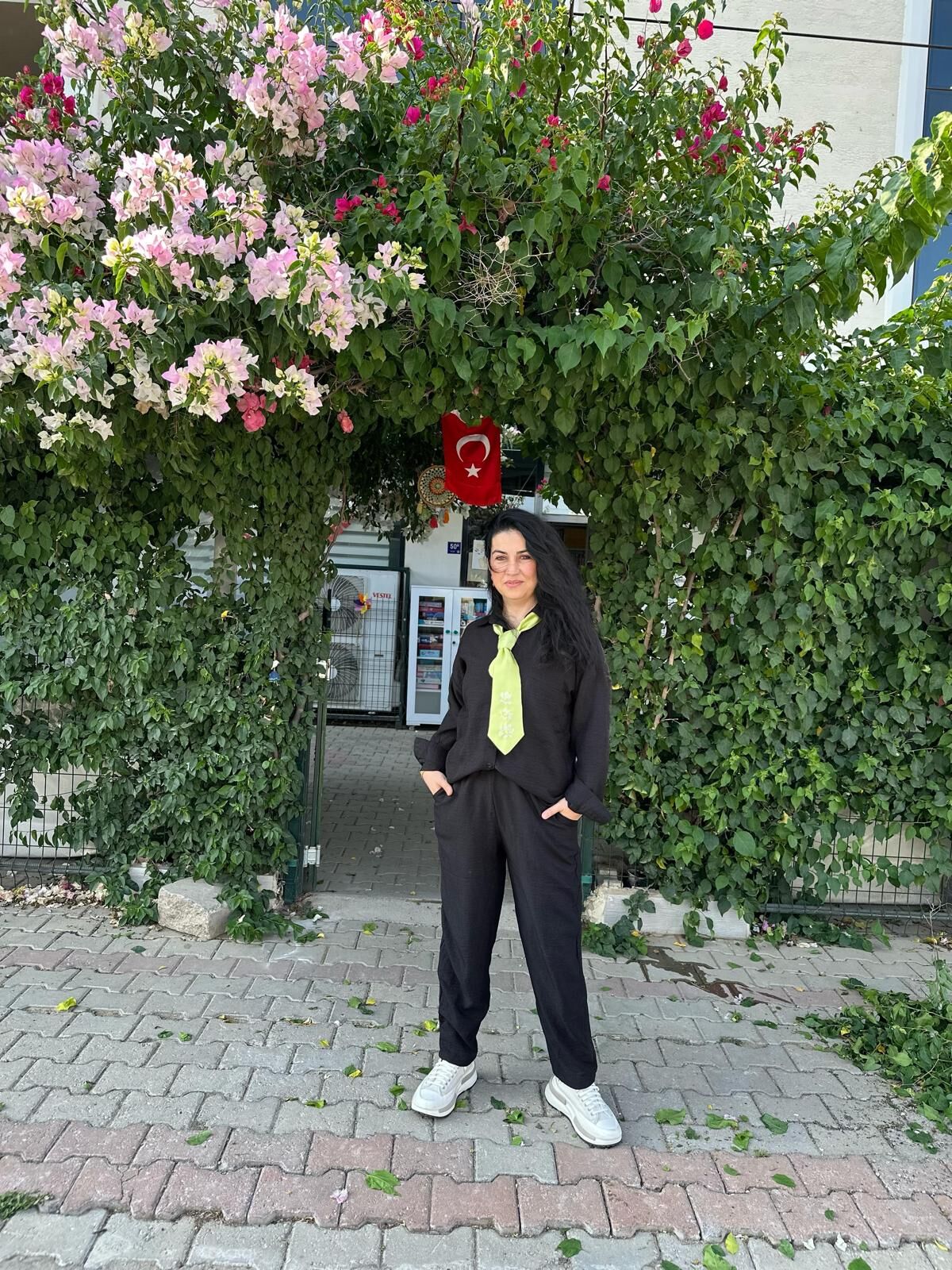 Aydinda Bir Ogretmenin Ilham Veren Yolculugu Haksizliga Boyun Egmedi Kendi Kitap Kafesini Acti Ogrencilerin Hayatini Degistiren Egitim Sistemi 620826 E6Eda4C91Eadaac03073C351D4834343