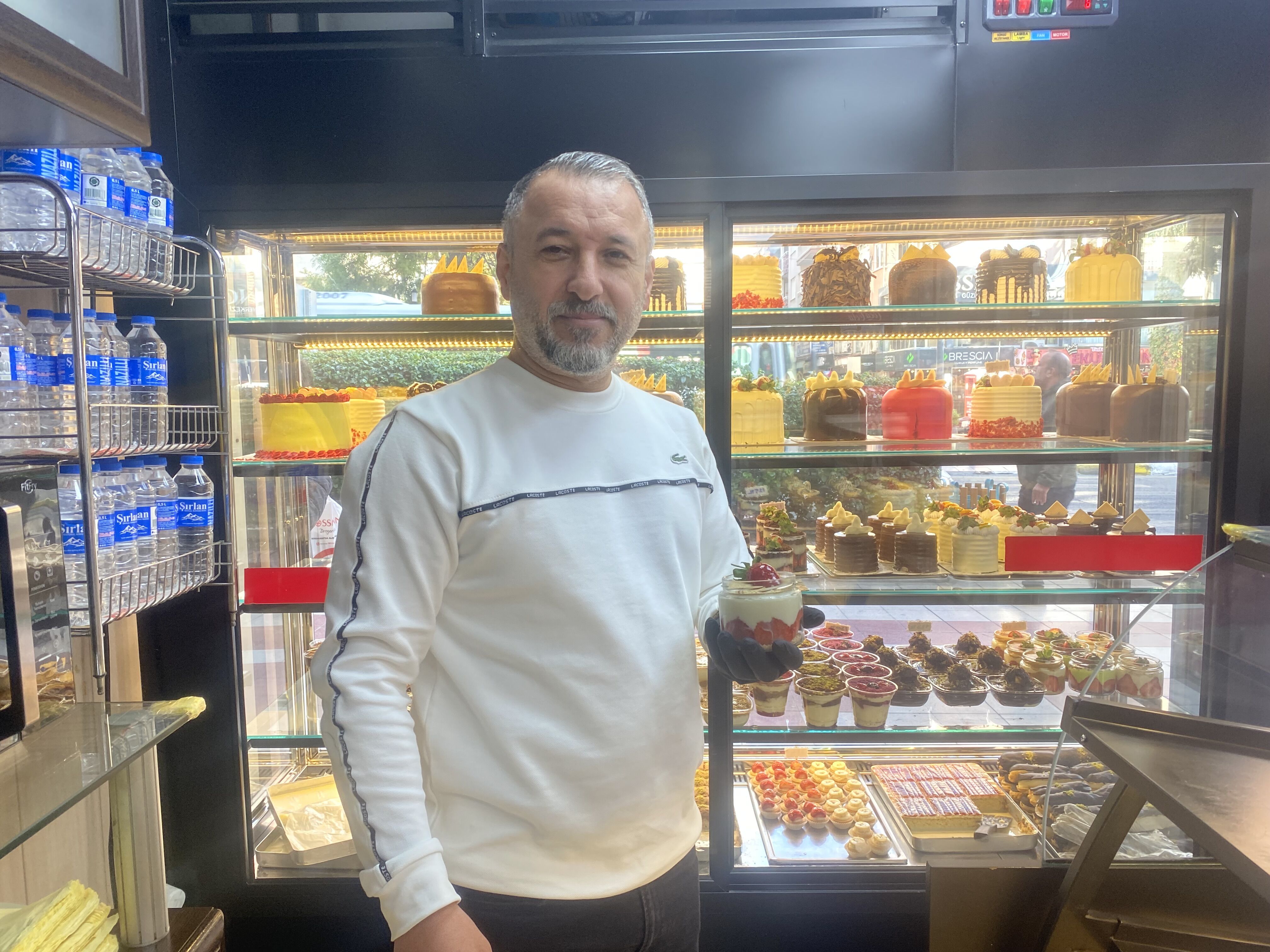 Aydın’da dondurmaya rağbet düştü: Soğuk havalar tatlı satışlarına yaradı
