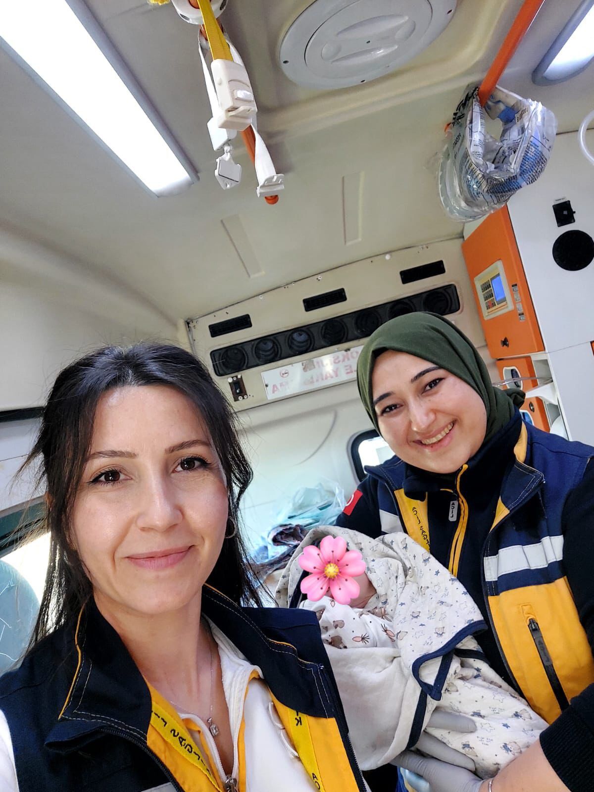 Aydın’da hastane yolunda sürpriz doğum