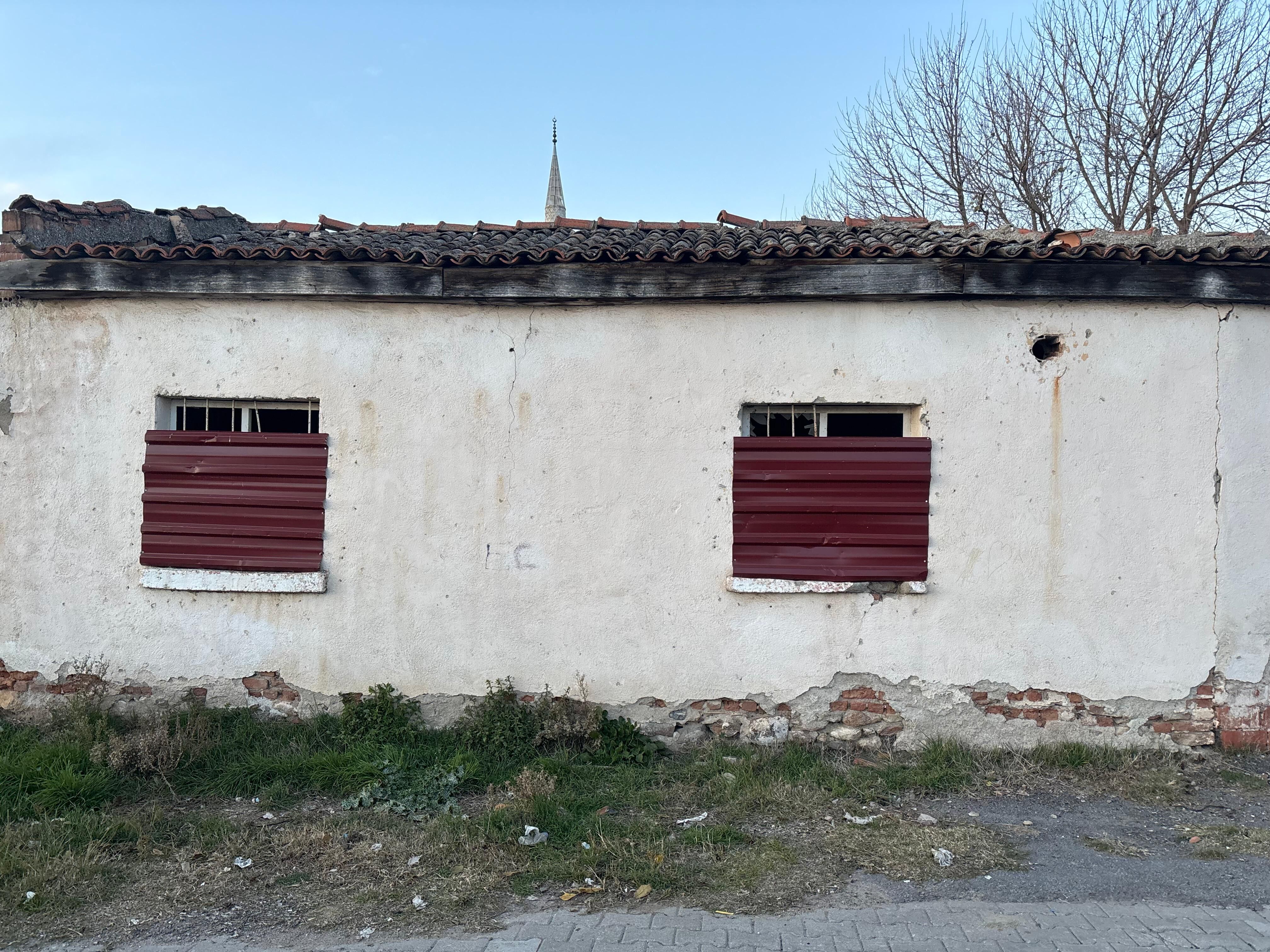 Aydinda Kocagur Muhtari Mahallenin Eksiklerini Anlatti Orhan Akrancidan Milletvekillerine Carpici Cagri Bu Evlerde Cocuklar Hasta Oluyor 623028 40F47B1Eda00Ecf509056D79D07167Fb